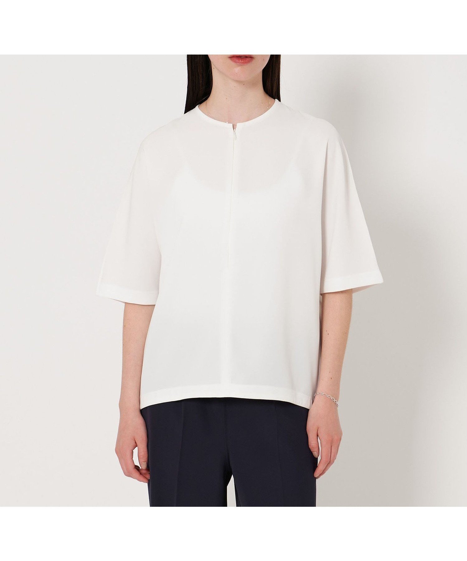 【ユナイテッドアローズ/UNITED ARROWS】のD.O UNITED ARROWS BY DAISUKE OBANA for WOMEN II+ ZIP CREW TEE/Tシャツ インテリア・キッズ・メンズ・レディースファッション・服の通販 founy(ファニー) 　ファッション　Fashion　レディースファッション　Fashion for Women　トップス・カットソー　Cut & Sew Tops　シャツ・ブラウス・オフィスカジュアル　Elegant Blouses & Button-Ups　ロングTシャツ・Tシャツ　Longline T-Shirts & Tees　インナー　Innerwear　エレガント 上品　Elegant　コレクション　Collection, Seasonal Line　サテン　Satin, Glossy Fabric　ジャケット　Jacket, Outerwear　セットアップ　Set-Up, Coordinated Outfit　ドレープ　Drape, Draping Fabric　定番　Standard, Basic Item　フラット　Flat, Flat Shoes　ラウンド　Round, Round Neck　ワイド　Wide, Wide Fit　おすすめ　Recommended / Our Picks　WHITE|ID: prp329100004567372 ipo3291000000032712493