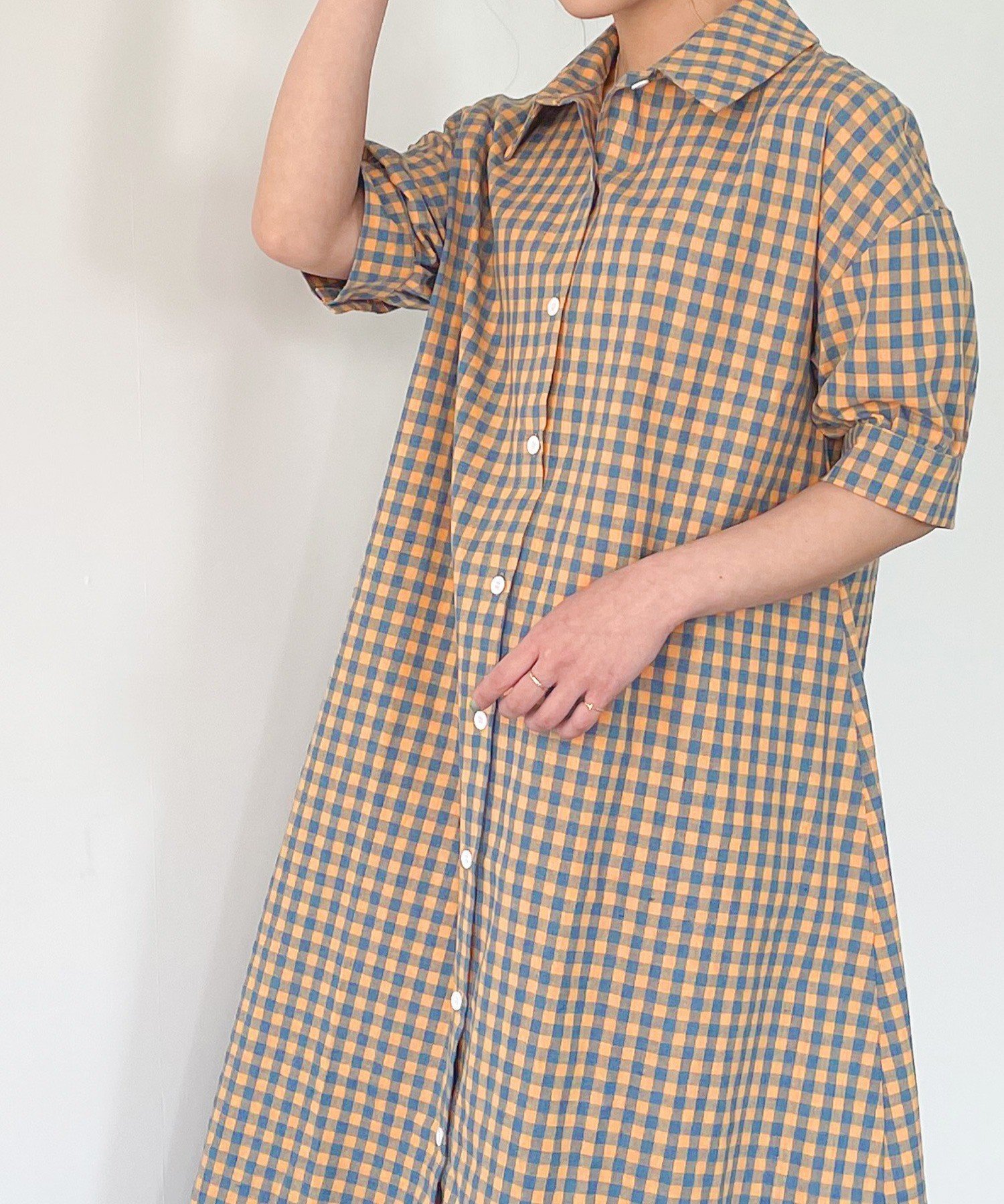 【ジュノア/JUNOAH】のギンガムチェックロングシャツワンピース インテリア・キッズ・メンズ・レディースファッション・服の通販 founy(ファニー) 　ファッション　Fashion　レディースファッション　WOMEN　ワンピース　Dress　シャツワンピース　Shirt Dresses　ブルーオレンジ|ID: prp329100004567453 ipo3291000000032305463