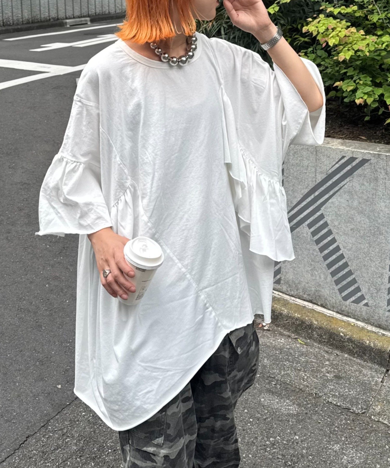 【チャオパニックティピー/CIAOPANIC TYPY】のetsintaリメイクフリルオーバーTEE 人気、トレンドファッション・服の通販 founy(ファニー) 　ファッション　Fashion　レディースファッション　WOMEN　コレクション　Collection　シンプル　Simple　デニム　Denim　トレンド　Trend　ドッキング　Docking　定番　Standard　バランス　Balance　パターン　Pattern　フリル　Frills　フレア　Flare　プリーツ　Pleats　無地　Plain Color　ワイド　Wide　おすすめ　Recommend　 other-1|ID: prp329100004567634 ipo3291000000032307364