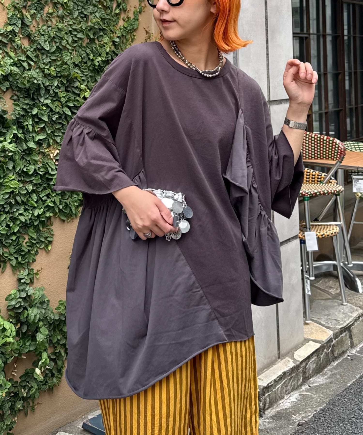【チャオパニックティピー/CIAOPANIC TYPY】のetsintaリメイクフリルオーバーTEE インテリア・キッズ・メンズ・レディースファッション・服の通販 founy(ファニー) 　ファッション　Fashion　レディースファッション　WOMEN　コレクション　Collection　シンプル　Simple　デニム　Denim　トレンド　Trend　ドッキング　Docking　定番　Standard　バランス　Balance　パターン　Pattern　フリル　Frills　フレア　Flare　プリーツ　Pleats　無地　Plain Color　ワイド　Wide　おすすめ　Recommend　チャコールグレー|ID: prp329100004567634 ipo3291000000032307368
