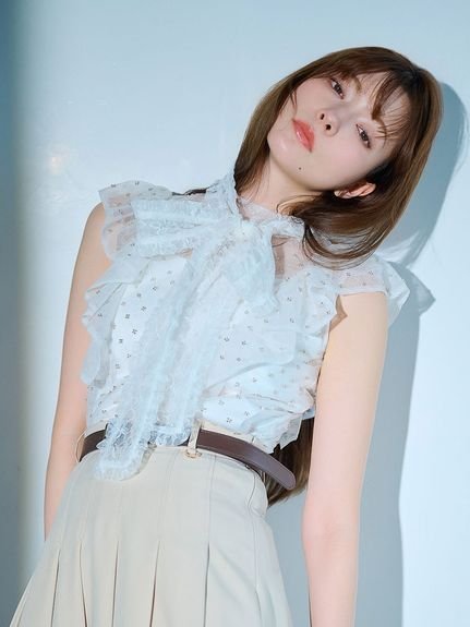 【リリーブラウン/Lily Brown】のL.B CANDY STOCK ボウタイビジューブラウス インテリア・キッズ・メンズ・レディースファッション・服の通販 founy(ファニー) https://founy.com/ ファッション Fashion レディースファッション Ladies' Fashion Online トップス・カットソー Tops/Tshirt シャツ/ブラウス Shirts/Blouses インナー Inner ドッキング Docking リボン Ribbon レース Race エレガント 上品 Elegant 人気 Popularity |ID: prp329100004567846 ipo3291000000032687605