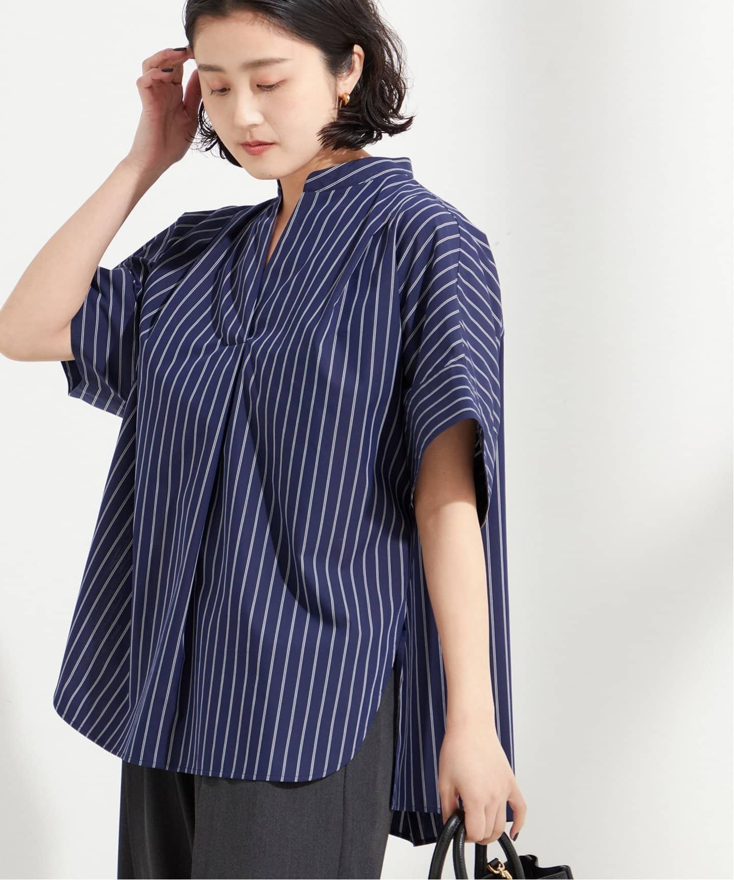 【ジャーナルスタンダード レサージュ/journal standard L'essage】のCO/PEニュアンスシャツ インテリア・キッズ・メンズ・レディースファッション・服の通販 founy(ファニー) 　ファッション　Fashion　レディースファッション　WOMEN　トップス・カットソー　Tops/Tshirt　シャツ/ブラウス　Shirts/Blouses　2025年　2025　2025春夏・S/S　Ss,Spring/Summer,2025　スリット　Slit　バランス　Balance　ワイド　Wide　ネイビー A|ID: prp329100004567863 ipo3291000000032310838