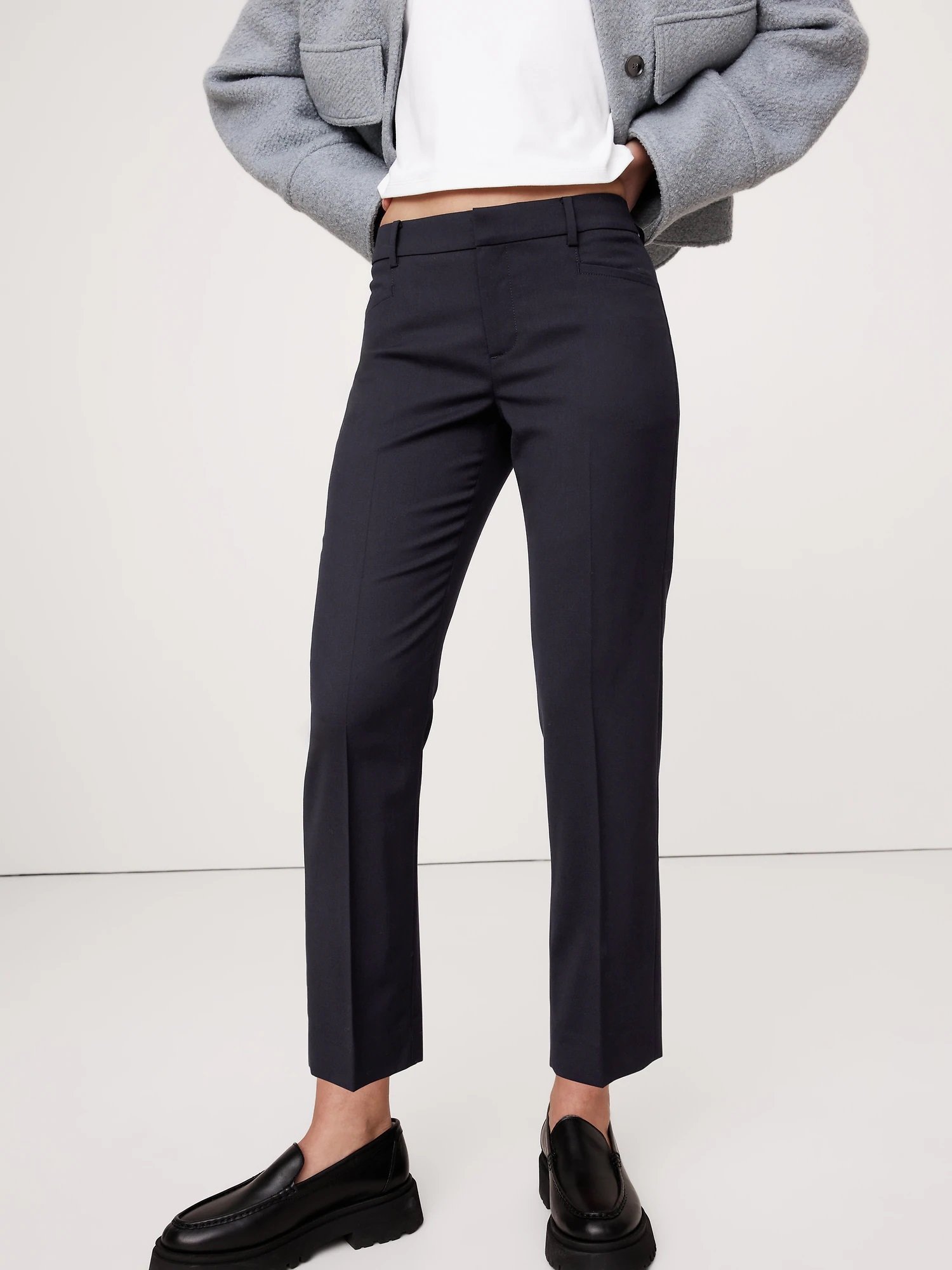 【バナナ リパブリック/BANANA REPUBLIC】のSiena スリム イタリアンウール アンクルパンツ インテリア・キッズ・メンズ・レディースファッション・服の通販 founy(ファニー) 　ファッション　Fashion　レディースファッション　WOMEN　パンツ　Pants　アンクル　Uncle　ストレート　Straight　スリム　Slim　センター　Center　フラット　Flat　フロント　Front　ポケット　Pocket　モダン　Modern　NAVY|ID: prp329100004567913 ipo3291000000032311315
