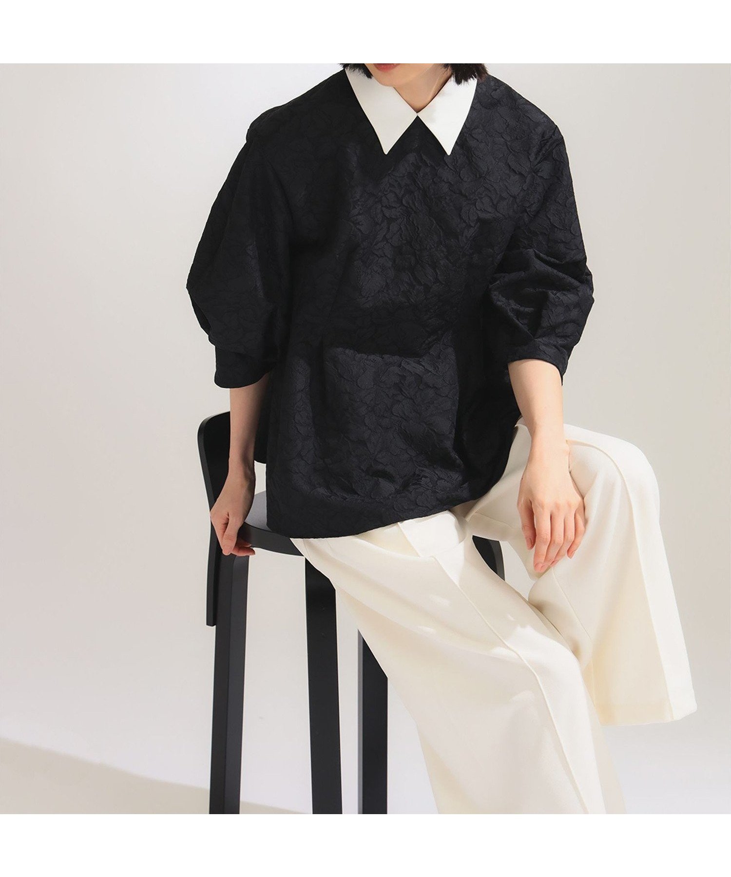 【デミルクス ビームス/Demi-Luxe BEAMS】の【ビームスの百名品】フクレ織りジャカード アタッチドカラー ブラウス* ビームスセレモニー2025 フォーマル 入学 入園 卒業 卒園 ママスーツ 七五三 インテリア・キッズ・メンズ・レディースファッション・服の通販 founy(ファニー) 　ファッション　Fashion　レディースファッション　WOMEN　トップス・カットソー　Tops/Tshirt　シャツ/ブラウス　Shirts/Blouses　シンプル　Simple　ジャカード　Jacquard　スーツ　Suit　定番　Standard　パターン　Pattern　フォーマル　Formal　ペプラム　Peplum　おすすめ　Recommend　セレモニー　Ceremony　入学式　Entrance Ceremony　卒業式　Graduation Ceremony　BLACK|ID: prp329100004567914 ipo3291000000032311311