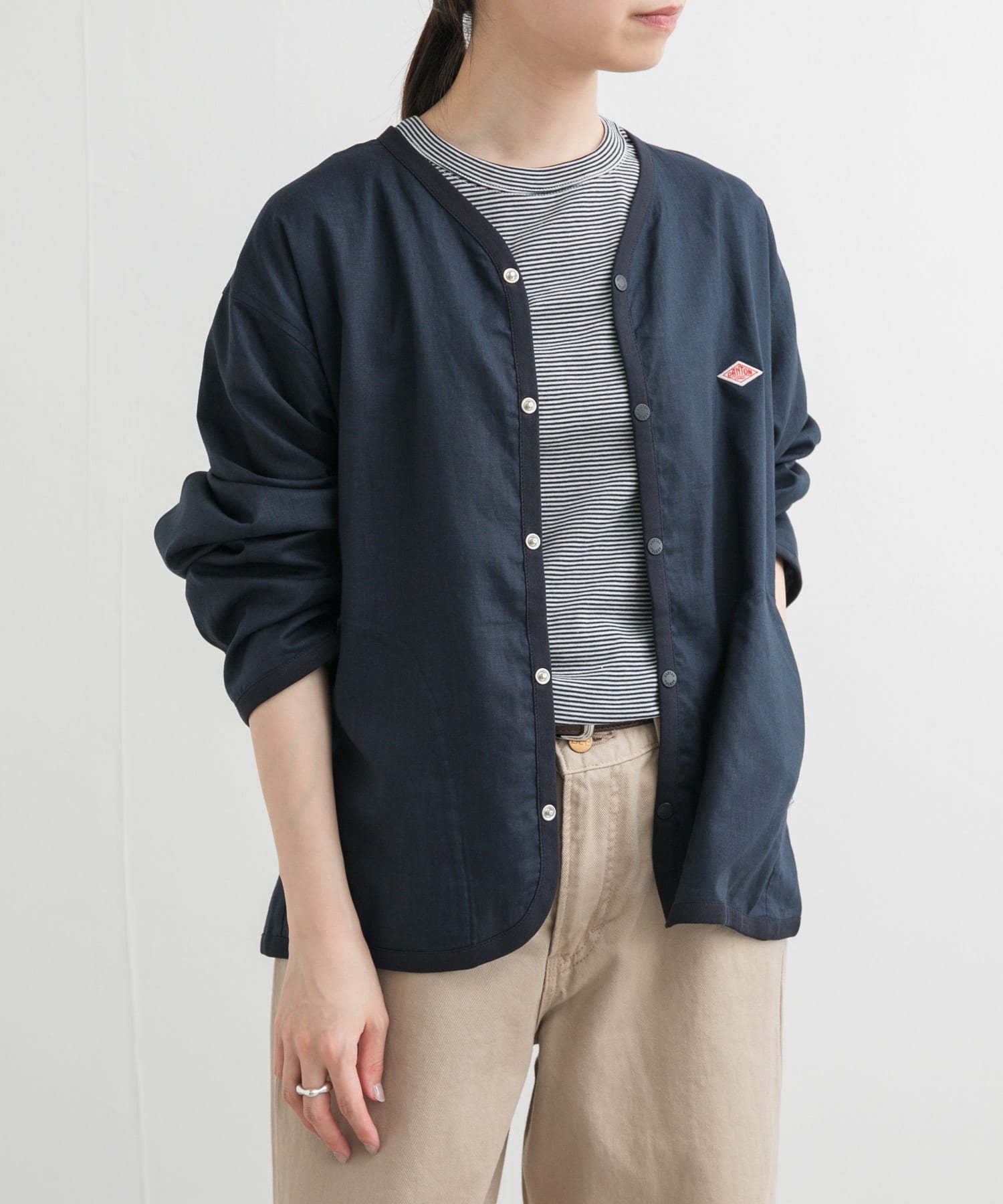 【アーバンリサーチ ドアーズ/URBAN RESEARCH DOORS】のDANTON SHIRTS CARDIGAN インテリア・キッズ・メンズ・レディースファッション・服の通販 founy(ファニー) 　ファッション　Fashion　レディースファッション　WOMEN　トップス・カットソー　Tops/Tshirt　カーディガン　Cardigans　シャツ/ブラウス　Shirts/Blouses　2025年　2025　2025春夏・S/S　Ss,Spring/Summer,2025　シンプル　Simple　フランス　France　ワーク　Work　夏　Summer　S/S・春夏　Ss・Spring/Summer　NAVY|ID: prp329100004567963 ipo3291000000032312338