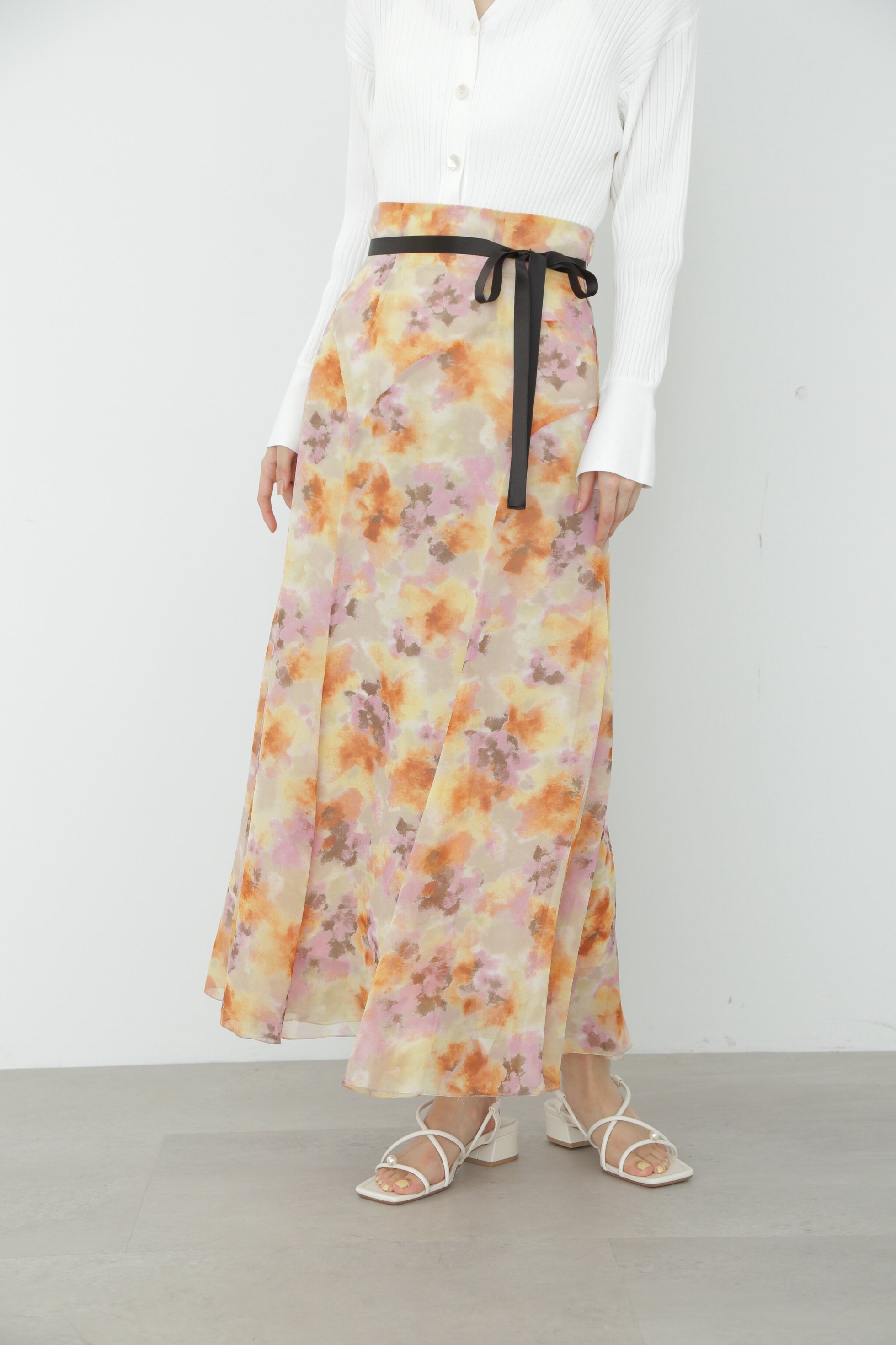 【ジルスチュアート/JILL STUART】のブラーフラワースカート インテリア・キッズ・メンズ・レディースファッション・服の通販 founy(ファニー) 　ファッション　Fashion　レディースファッション　WOMEN　スカート　Skirt　サテン　Satin　シフォン　Chiffon　シルク　Silk　シンプル　Simple　プリント　Print　リボン　Ribbon　ヴィンテージ　Vintage　エレガント 上品　Elegant　PEONY|ID: prp329100004568023 ipo3291000000032313353