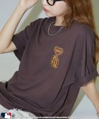【フリークスストア/FREAK'S STORE】の別注 MLB ハートロゴ刺繍Tシャツ/ユニセックス【限定展開】 25SS 人気、トレンドファッション・服の通販 founy(ファニー) ファッション Fashion レディースファッション Fashion for Women トップス・カットソー Cut & Sew Tops シャツ・ブラウス・オフィスカジュアル Elegant Blouses & Button-Ups ロングTシャツ・Tシャツ Longline T-Shirts & Tees 2025年 2025 2025春夏・S/S Spring/Summer 2025 SS25 シンプル Simple, Minimal フロント Front, Front Design ワンポイント One Point, Statement Accent 別注 Limited Edition, Custom Order 夏 Summer S/S・春夏 SS, Spring/Summer, Warm Season thumbnail ブラウン|ID: prp329100004568024 ipo3291000000032986866