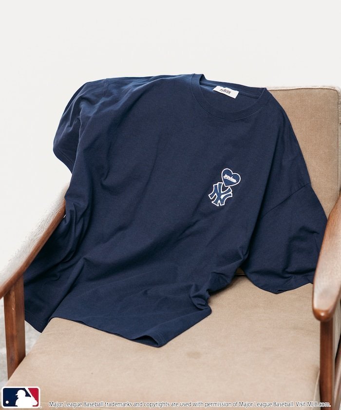 【フリークスストア/FREAK'S STORE】の別注 MLB ハートロゴ刺繍Tシャツ/ユニセックス【限定展開】 25SS インテリア・キッズ・メンズ・レディースファッション・服の通販 founy(ファニー) 　ファッション　Fashion　レディースファッション　Fashion for Women　トップス・カットソー　Cut & Sew Tops　シャツ・ブラウス・オフィスカジュアル　Elegant Blouses & Button-Ups　ロングTシャツ・Tシャツ　Longline T-Shirts & Tees　2025年　2025　2025春夏・S/S　Spring/Summer 2025 SS25　シンプル　Simple, Minimal　フロント　Front, Front Design　ワンポイント　One Point, Statement Accent　別注　Limited Edition, Custom Order　夏　Summer　S/S・春夏　SS, Spring/Summer, Warm Season　ネイビー|ID: prp329100004568024 ipo3291000000032986867