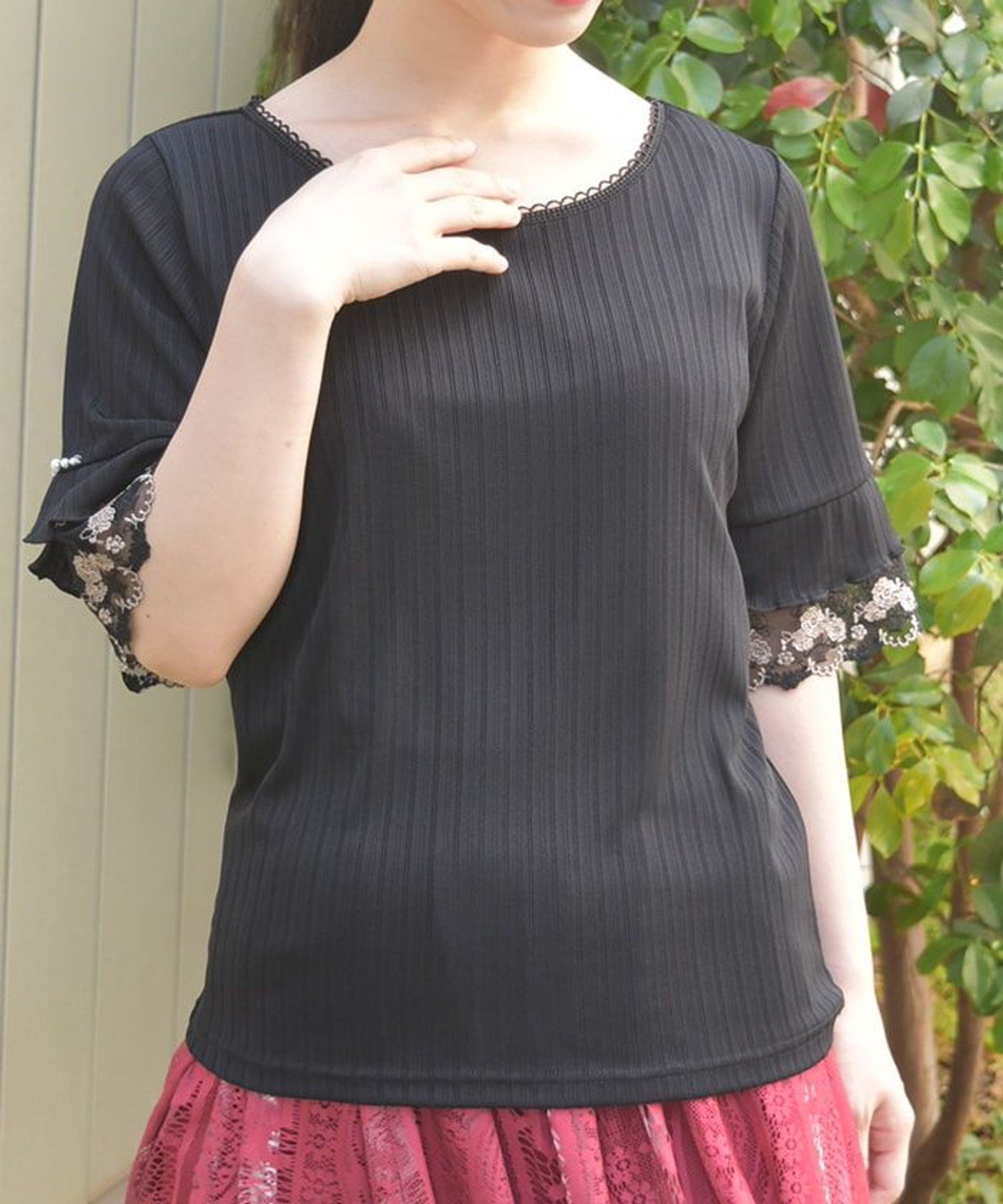 【アクシーズファム/axes femme】のカラーチュールレースプルオーバー インテリア・キッズ・メンズ・レディースファッション・服の通販 founy(ファニー) 　ファッション　Fashion　レディースファッション　Fashion for Women　トップス・カットソー　Cut & Sew Tops　カジュアルプルオーバー・ニットトップス　Pullovers & Knit Tops / Casual Pullovers　おすすめ　Recommended / Our Picks　インナー　Innerwear　スカラップ　Scallop, Scalloped Edge　デコルテ　Décolleté, Neckline　フェミニン　Feminine, Girly　レース　Lace, Lace Fabric　ワイド　Wide, Wide Fit　夏　Summer　黒|ID: prp329100004568097 ipo3291000000033597394