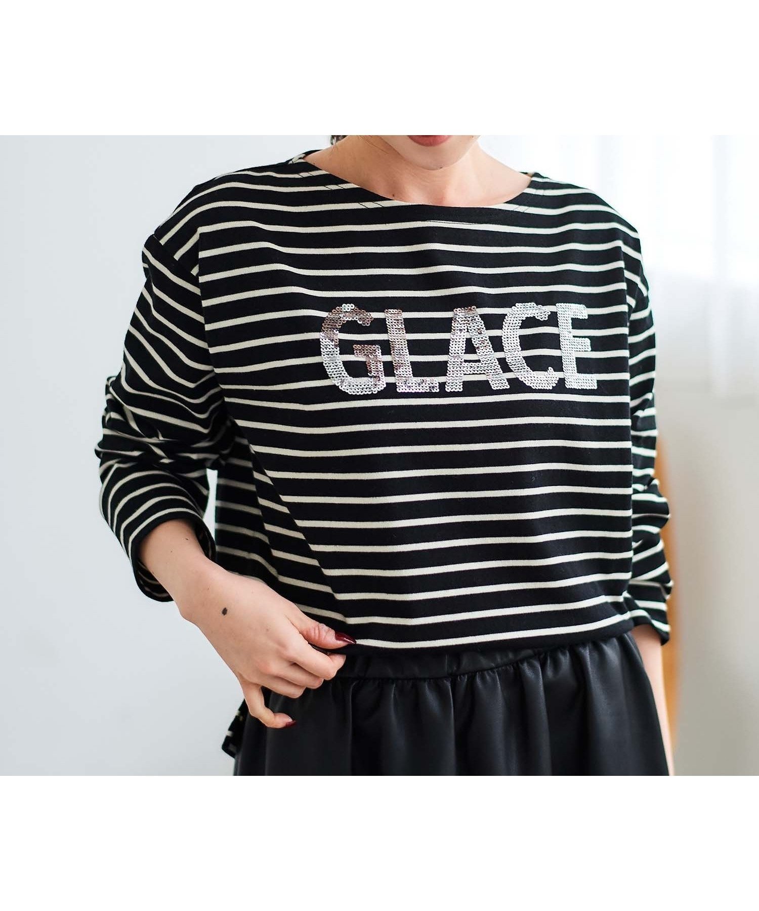 【ルクールブラン/le.coeur blanc】の《手洗い可能》GLACEスパンコールロゴボーダー インテリア・キッズ・メンズ・レディースファッション・服の通販 founy(ファニー) 　ファッション　Fashion　レディースファッション　WOMEN　おすすめ　Recommend　インナー　Inner　ウェーブ　Wave　コンパクト　Compact　スパンコール　Sequins　スリット　Slit　トレンド　Trend　バランス　Balance　ボーダー　Border　定番　Standard　羽織　Haori　ブラック柄|ID: prp329100004568099 ipo3291000000032314529