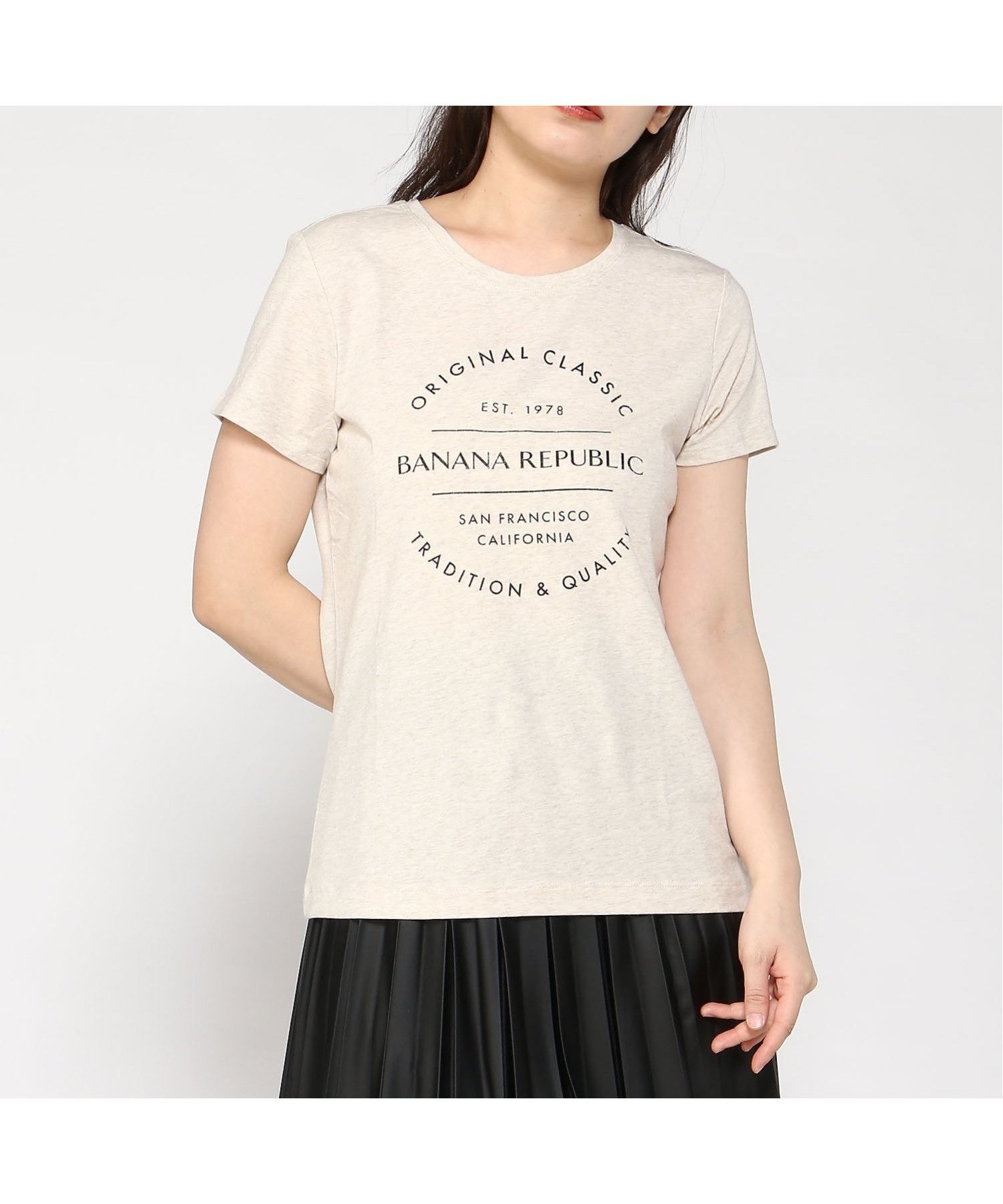 【バナナリパブリック ファクトリーストア/BANANA REPUBLIC FACTORY STORE】のBANANA REPUBLIC FACTORY STORE クラシック ロゴTシャツ インテリア・キッズ・メンズ・レディースファッション・服の通販 founy(ファニー) 　ファッション　Fashion　レディースファッション　WOMEN　トップス・カットソー　Tops/Tshirt　シャツ/ブラウス　Shirts/Blouses　ロング / Tシャツ　T-Shirts　カーディガン　Cardigan　クラシック　Classic　ショート　Short　ジャケット　Jacket　スリーブ　Sleeve　フロント　Front　OATMEAL HEATHER B0210|ID: prp329100004568106 ipo3291000000032314584