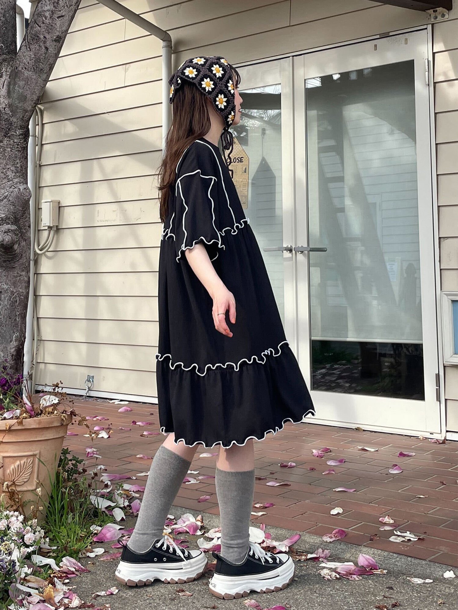 【エヘカソポ/ehka sopo】のメローカットワンピース インテリア・キッズ・メンズ・レディースファッション・服の通販 founy(ファニー) 　ファッション　Fashion　レディースファッション　WOMEN　ワンピース　Dress　おすすめ　Recommend　ショート　Short　スニーカー　Sneakers　ブラック|ID: prp329100004568269 ipo3291000000032316591