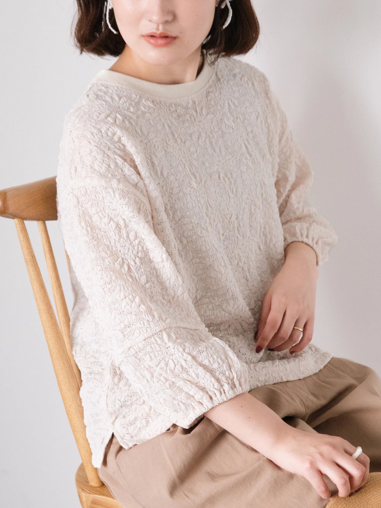 【サマンサモスモス/Samansa Mos2】のコクーンスリーブレーストップス インテリア・キッズ・メンズ・レディースファッション・服の通販 founy(ファニー) 　ファッション　Fashion　レディースファッション　WOMEN　トップス・カットソー　Tops/Tshirt　おすすめ　Recommend　スリット　Slit　フラワー　Flower　レース　Race　キナリ|ID: prp329100004568411 ipo3291000000032318208