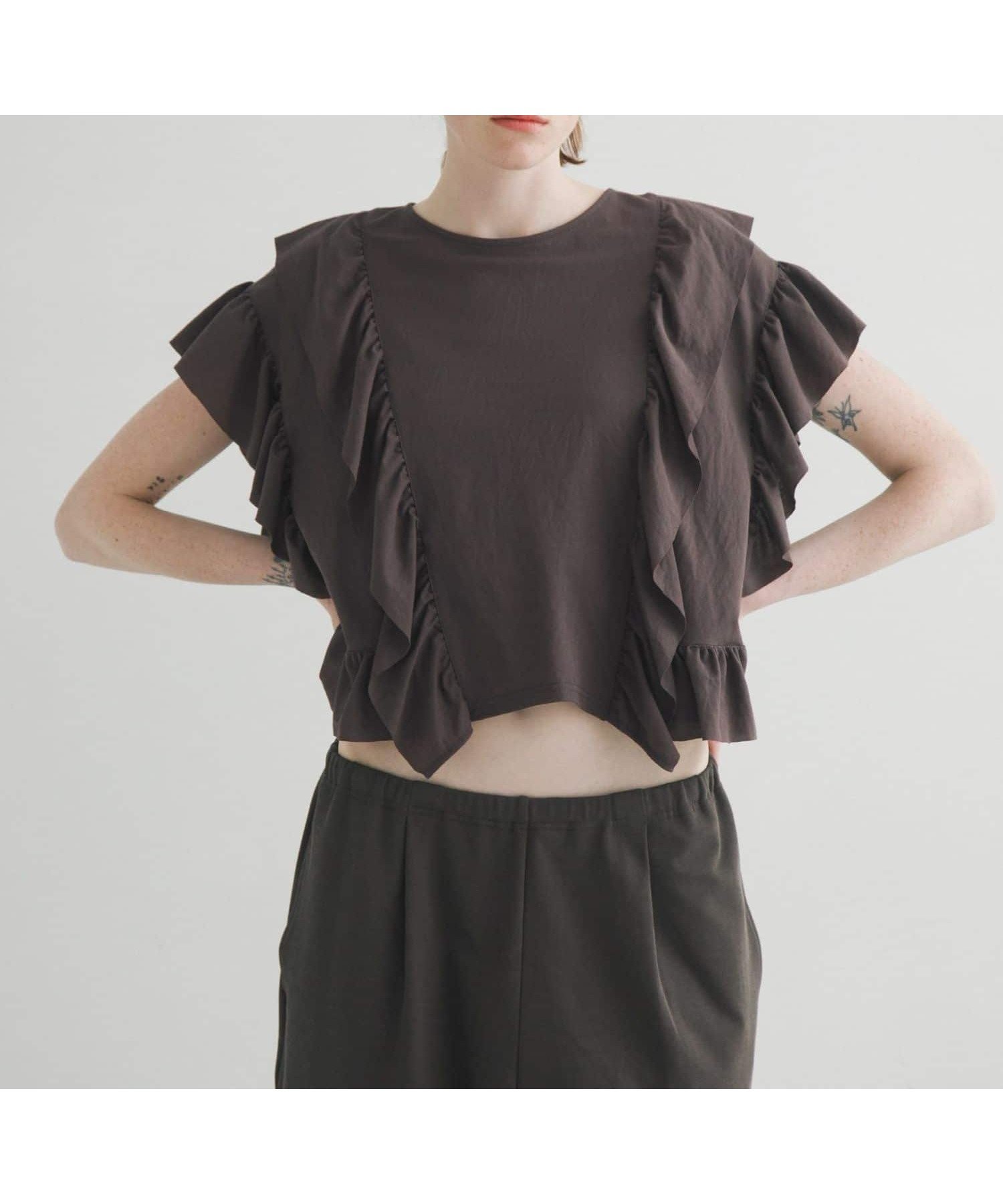 【ラート/LAATO】のfrill frill tee インテリア・キッズ・メンズ・レディースファッション・服の通販 founy(ファニー) 　ファッション　Fashion　レディースファッション　Fashion for Women　コンパクト　Compact, Small Size　今季　This Season, Current Season　スリーブ　Sleeve, Long Sleeve / Short Sleeve　トレンド　Trend, Trending Now　なめらか　Smooth, Silky Texture　バランス　Balance, Style Balance　フリル　Frill, Ruffle　フレンチ　French, French Style　S/S・春夏　SS, Spring/Summer, Warm Season　夏　Summer　エレガント 上品　Elegant　2025年　2025　2025春夏・S/S　Spring/Summer 2025 SS25　シャドウ|ID: prp329100004568440 ipo3291000000033583688