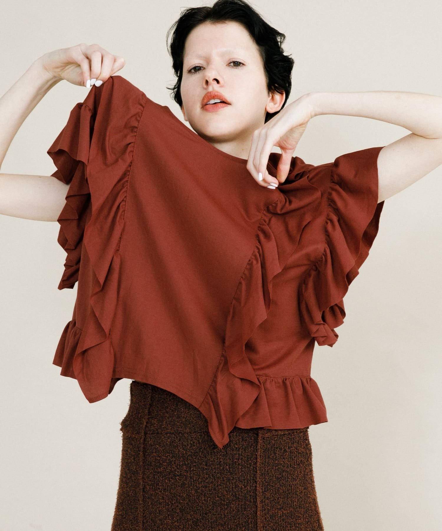 【ラート/LAATO】のfrill frill tee インテリア・キッズ・メンズ・レディースファッション・服の通販 founy(ファニー) 　ファッション　Fashion　レディースファッション　Fashion for Women　コンパクト　Compact, Small Size　今季　This Season, Current Season　スリーブ　Sleeve, Long Sleeve / Short Sleeve　トレンド　Trend, Trending Now　なめらか　Smooth, Silky Texture　バランス　Balance, Style Balance　フリル　Frill, Ruffle　フレンチ　French, French Style　S/S・春夏　SS, Spring/Summer, Warm Season　夏　Summer　エレガント 上品　Elegant　2025年　2025　2025春夏・S/S　Spring/Summer 2025 SS25　マロン|ID: prp329100004568440 ipo3291000000033583690