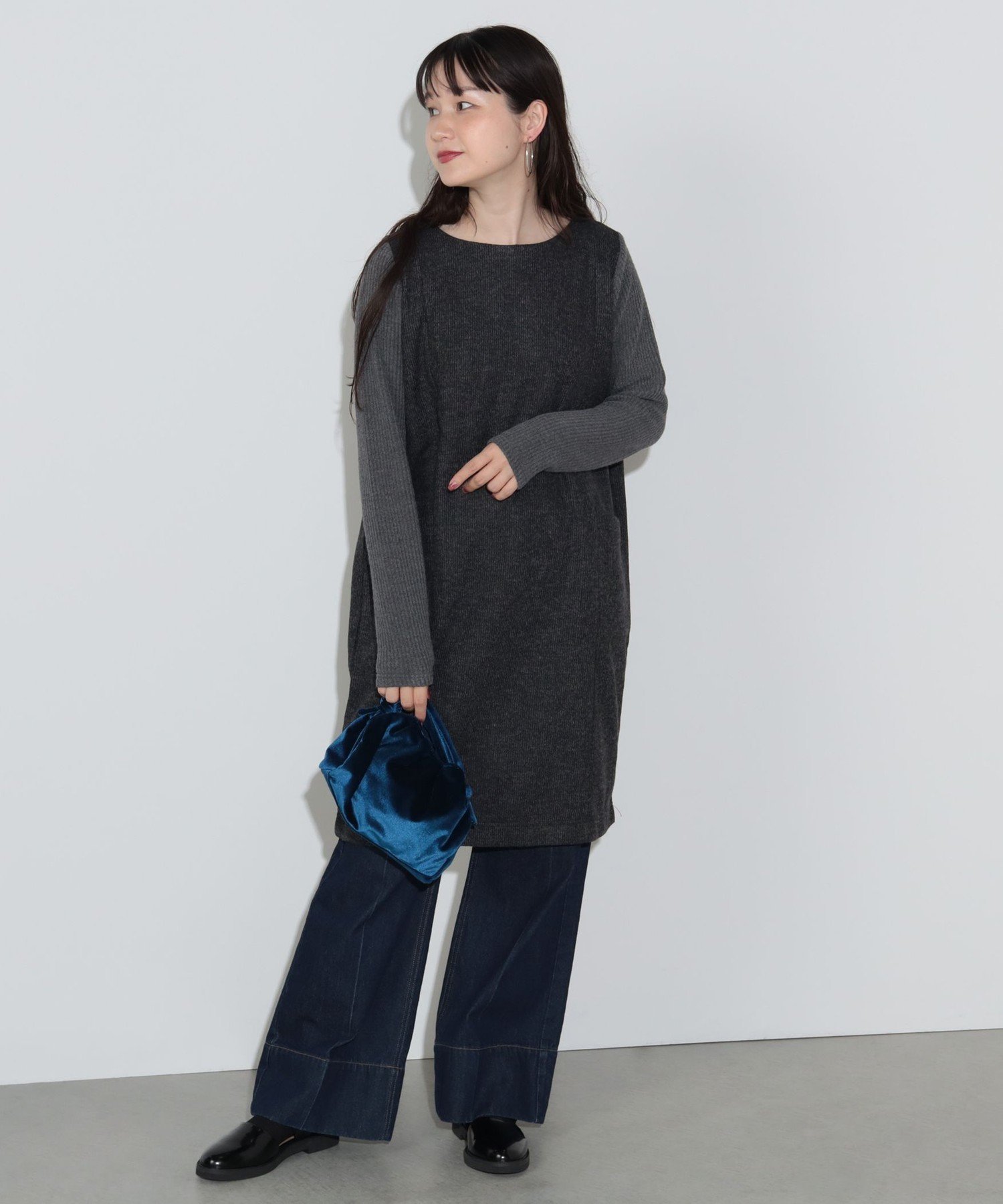 【その他のブランド/Other】の異素材コンビ ワンピース インテリア・キッズ・メンズ・レディースファッション・服の通販 founy(ファニー) 　ファッション　Fashion　レディースファッション　Fashion for Women　ワンピース　Dresses　おすすめ　Recommended / Our Picks　ウェーブ　Wavy Pattern　コンビ　Combo, Combination Style　シンプル　Simple, Minimal　ジップ　Zip, Zipper　ストレート　Straight, Straight Cut　フェルト　Felt, Felt Fabric　リブニット　Rib Knit, Ribbed Knit　ロング　Long, Long-Length　CHARCOAL2|ID: prp329100004568974 ipo3291000000033039083