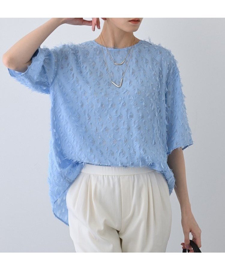【インディヴィ/INDIVI】の春SALE!【トレンド/ヘアリー】フリンジカットジャカードTブラウス インテリア・キッズ・メンズ・レディースファッション・服の通販 founy(ファニー) 　ファッション　Fashion　レディースファッション　WOMEN　トップス・カットソー　Tops/Tshirt　シャツ/ブラウス　Shirts/Blouses　おすすめ　Recommend　ジャカード　Jacquard　スリット　Slit　デニム　Denim　トレンド　Trend　ワイド　Wide　半袖　Short Sleeve　夏　Summer　春　Spring　ビジネス 仕事 通勤　Business　サックスブルー|ID: prp329100004568993 ipo3291000000032324625