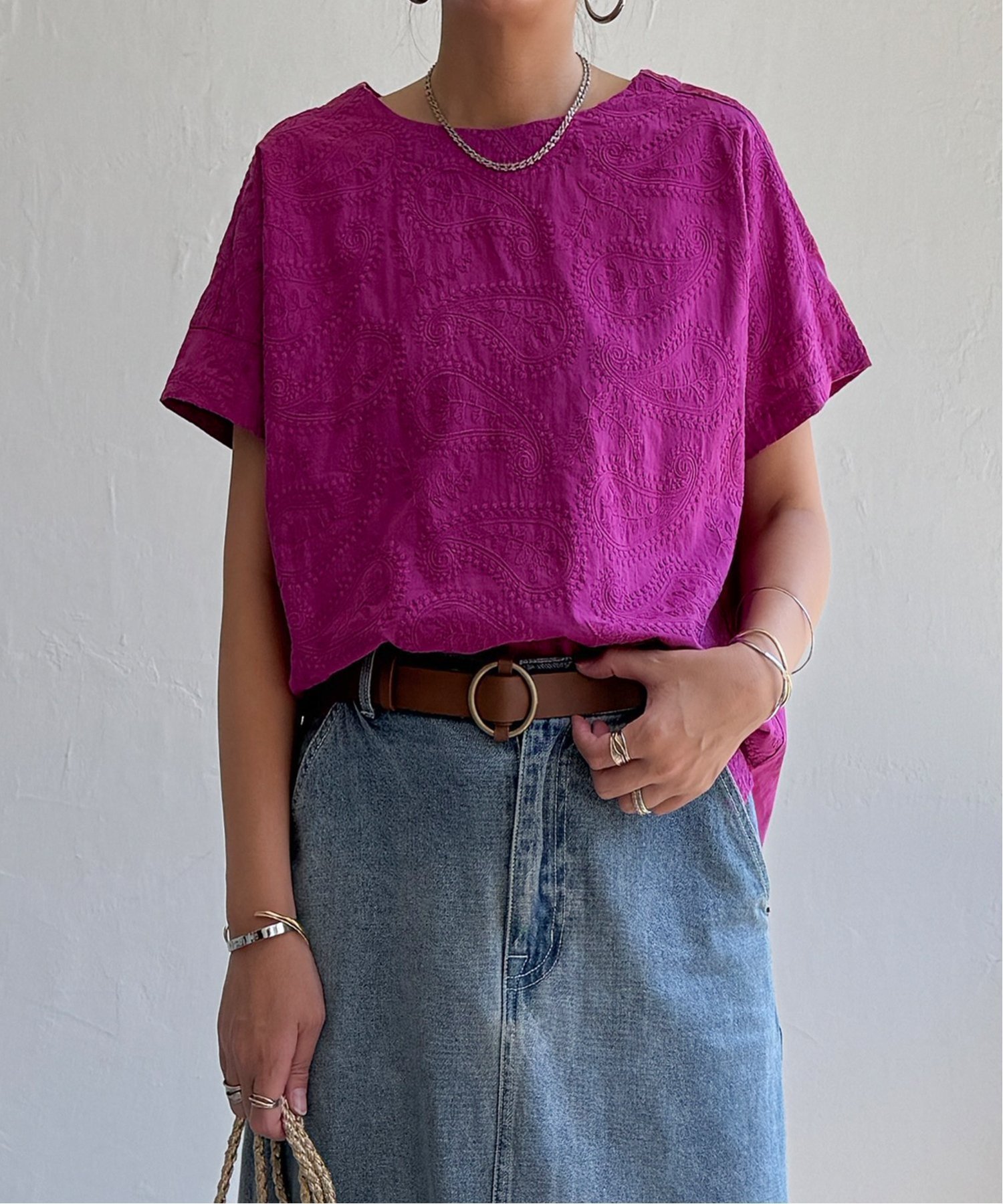 【エルビーシー/LBC】のペイズリー刺繍ブラウス インテリア・キッズ・メンズ・レディースファッション・服の通販 founy(ファニー) 　ファッション　Fashion　レディースファッション　Fashion for Women　トップス・カットソー　Cut & Sew Tops　シャツ・ブラウス・オフィスカジュアル　Elegant Blouses & Button-Ups　バランス　Balance, Style Balance　ペイズリー　Paisley, Ethnic Pattern　ボトム　Bottoms, Lower Wear　エレガント 上品　Elegant　人気　Popular, Best Seller　半袖　Short Sleeve, Half Sleeve　夏　Summer　定番　Standard, Basic Item　無地　Plain, Solid Color　ラズベリー|ID: prp329100004569108 ipo3291000000033200606