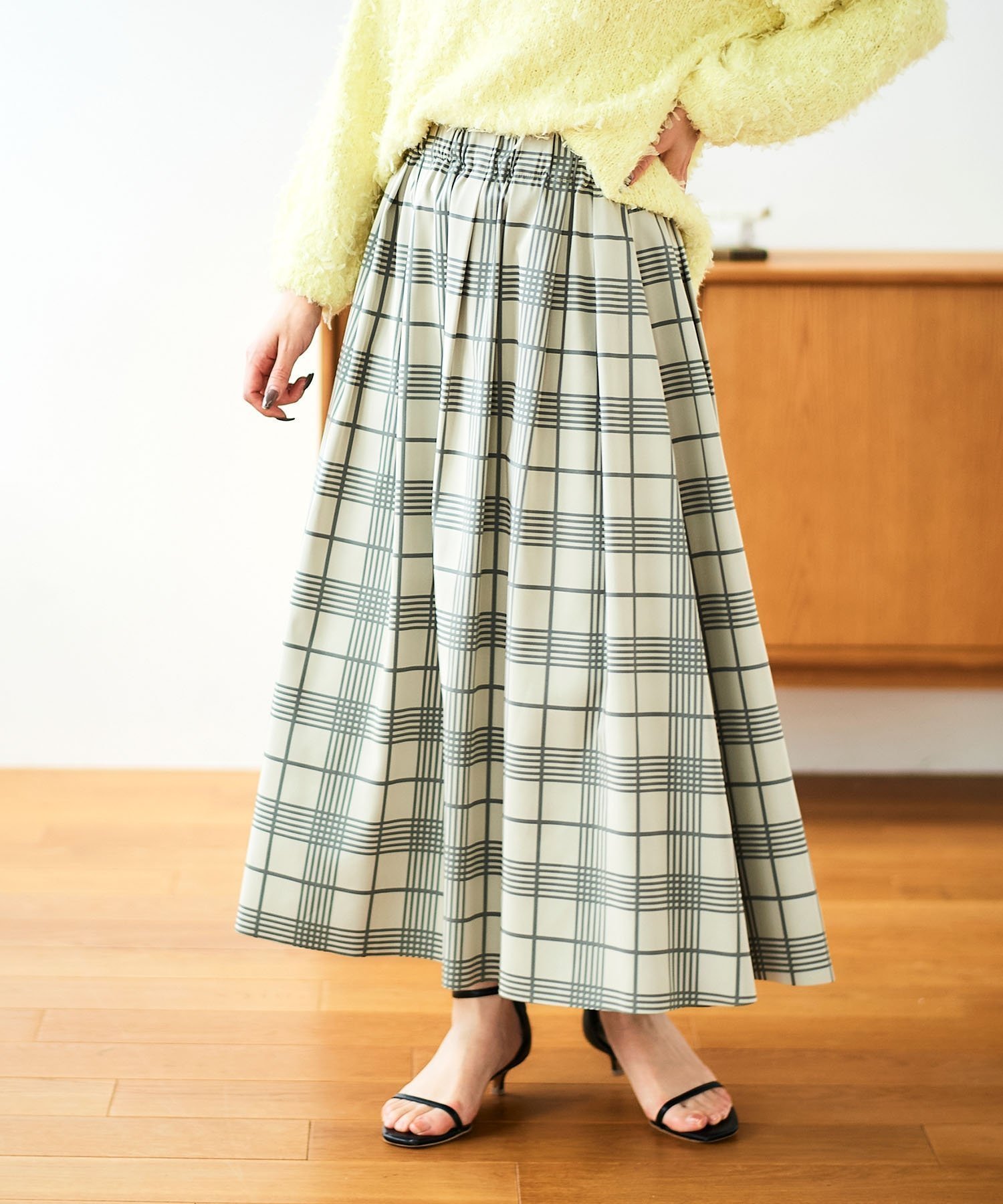 【ルクールブラン/le.coeur blanc】のリバーシブルタフタスカート インテリア・キッズ・メンズ・レディースファッション・服の通販 founy(ファニー) 　ファッション　Fashion　レディースファッション　Fashion for Women　スカート　Skirts　おすすめ　Recommended / Our Picks　ウェーブ　Wavy Pattern　ギャザー　Gathered, Ruffled　ショート　Short, Short Length　シンプル　Simple, Minimal　タフタ　Taffeta, Structured Fabric　パープル　Purple, Violet　モノトーン　Monotone, Black and White　リバーシブル　Reversible, Two-Sided　人気　Popular, Best Seller　春　Spring　アイボリー柄|ID: prp329100004569111 ipo3291000000033249988