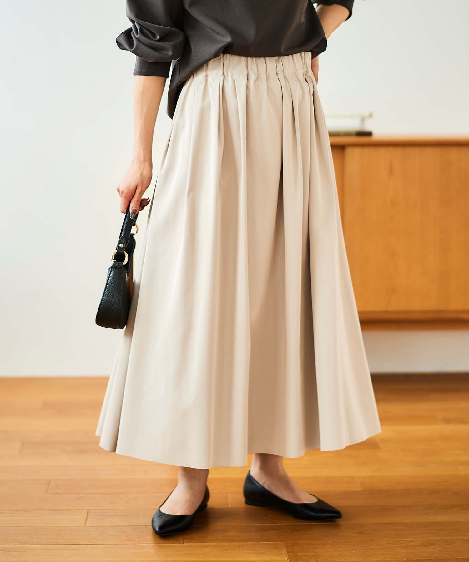 【ルクールブラン/le.coeur blanc】のリバーシブルタフタスカート インテリア・キッズ・メンズ・レディースファッション・服の通販 founy(ファニー) 　ファッション　Fashion　レディースファッション　Fashion for Women　スカート　Skirts　おすすめ　Recommended / Our Picks　ウェーブ　Wavy Pattern　ギャザー　Gathered, Ruffled　ショート　Short, Short Length　シンプル　Simple, Minimal　タフタ　Taffeta, Structured Fabric　パープル　Purple, Violet　モノトーン　Monotone, Black and White　リバーシブル　Reversible, Two-Sided　人気　Popular, Best Seller　春　Spring　ベージュ|ID: prp329100004569111 ipo3291000000033249991