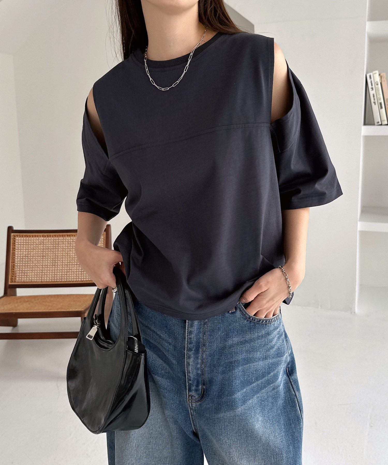 【その他のブランド/Other】の汗染み防止 カットアウト デザイン Tシャツ インテリア・キッズ・メンズ・レディースファッション・服の通販 founy(ファニー) 　ファッション　Fashion　レディースファッション　Fashion for Women　トップス・カットソー　Cut & Sew Tops　シャツ・ブラウス・オフィスカジュアル　Elegant Blouses & Button-Ups　ロングTシャツ・Tシャツ　Longline T-Shirts & Tees　おすすめ　Recommended / Our Picks　ショルダー　Shoulder, Shoulder Strap　ショート　Short, Short Length　スリット　Slit, Slit Detail　トレンド　Trend, Trending Now　ドロップ　Drop Shoulder, Dropped Style　バランス　Balance, Style Balance　楽ちん　Easy Fit, Comfortable　ネイビー|ID: prp329100004569214 ipo3291000000032626190