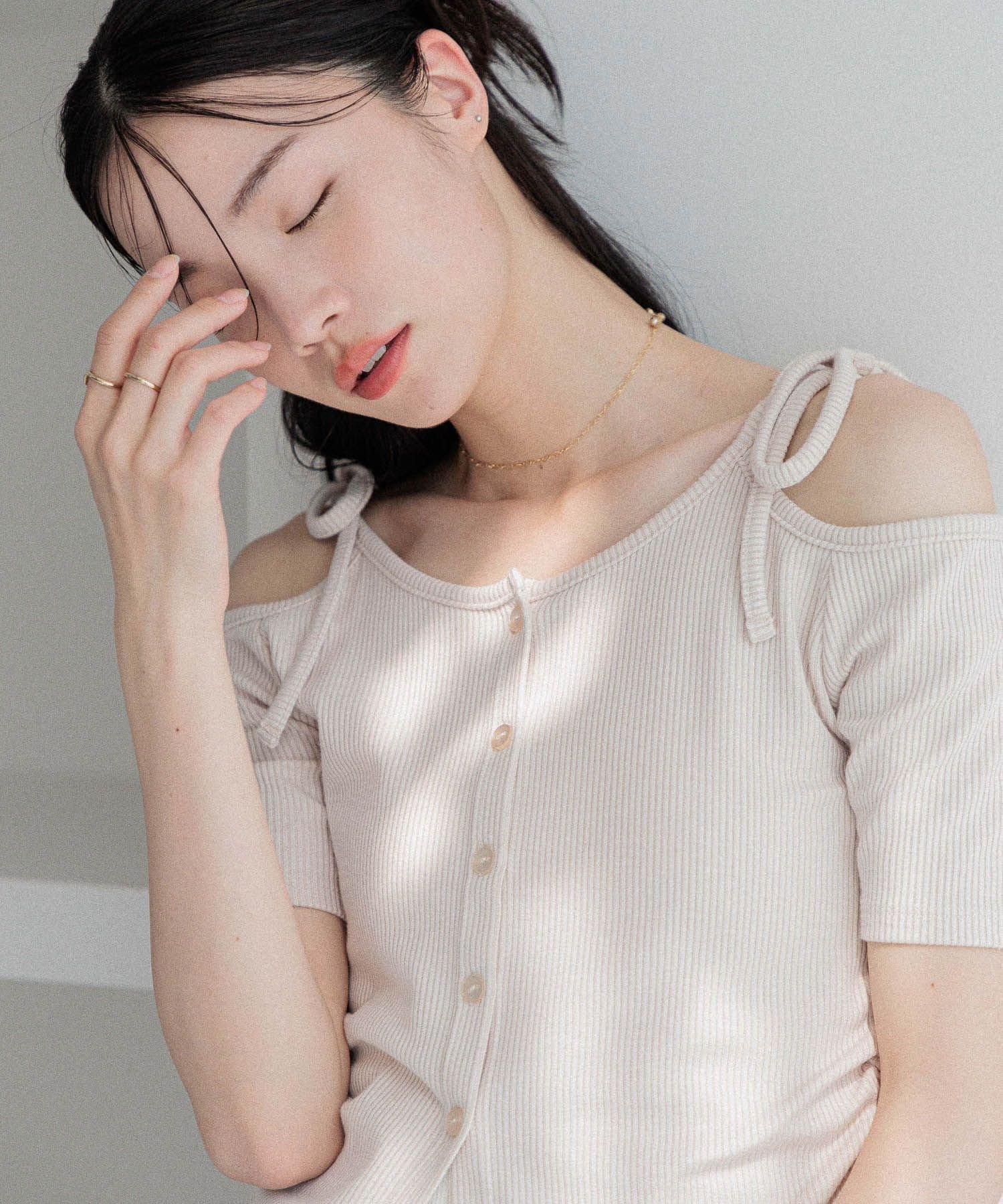 【ヘザー/Heather】のリボンオフショルカットTEE インテリア・キッズ・メンズ・レディースファッション・服の通販 founy(ファニー) 　ファッション　Fashion　レディースファッション　WOMEN　ギャザー　Gather　フロント　Front　リボン　Ribbon　ピンクベージュ|ID: prp329100004569578 ipo3291000000032330000