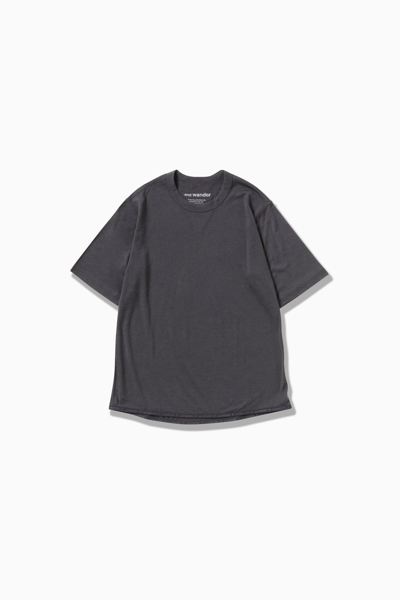 【アンドワンダー/and wander】のmerino base SS T インテリア・キッズ・メンズ・レディースファッション・服の通販 founy(ファニー) 　ファッション　Fashion　レディースファッション　WOMEN　抗菌　Antibacterial　charcoal2|ID: prp329100004569629 ipo3291000000032330441