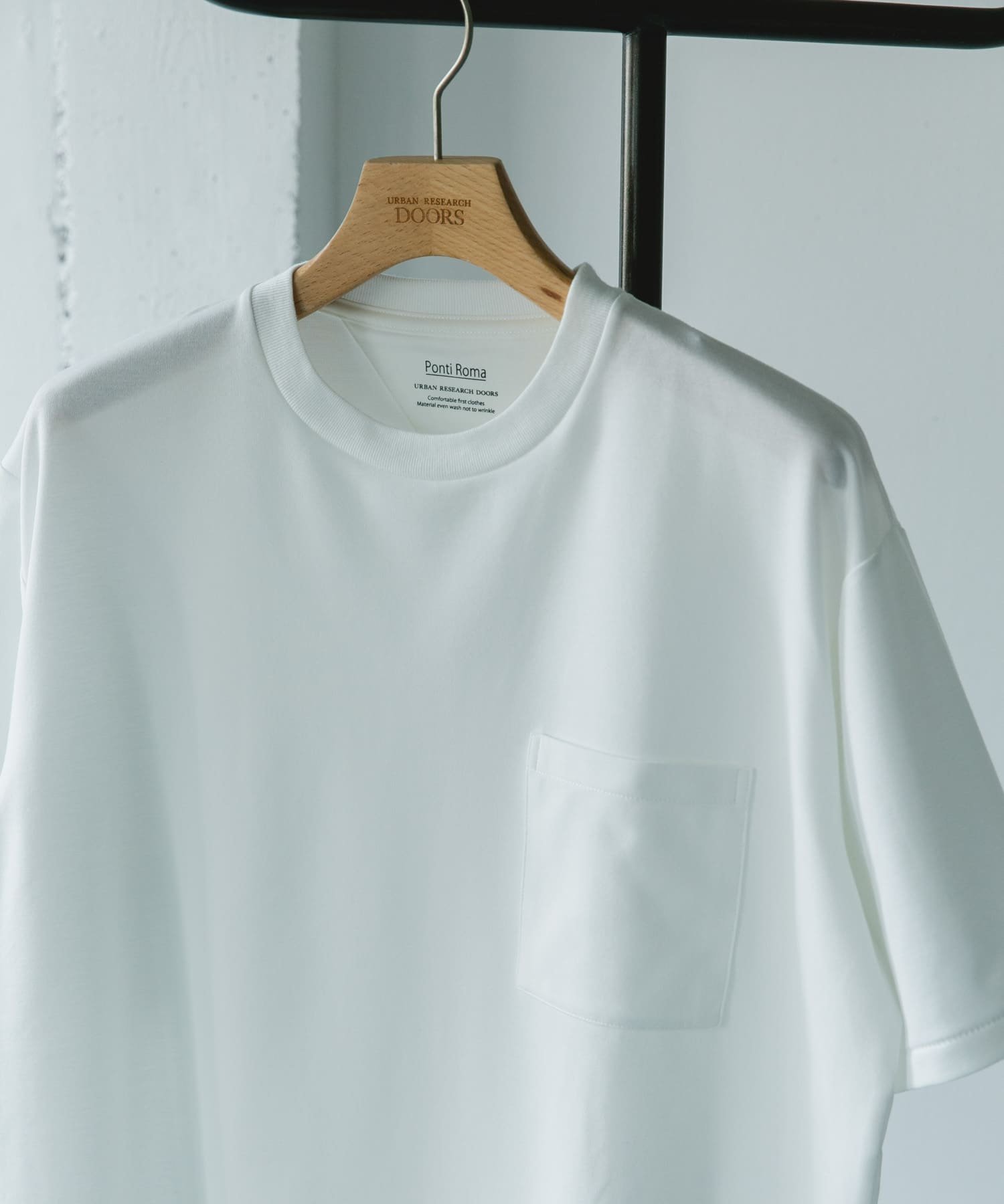【アーバンリサーチ ドアーズ/URBAN RESEARCH DOORS / MEN】の『Sサイズ/WEB限定』ポンチポケットショートスリーブTシャツ インテリア・キッズ・メンズ・レディースファッション・服の通販 founy(ファニー) 　ファッション　Fashion　メンズファッション　Fashion for Men　2025年　2025　2025春夏・S/S　Spring/Summer 2025 SS25　おすすめ　Recommended / Our Picks　インナー　Innerwear　人気　Popular, Best Seller　夏　Summer　定番　Standard, Basic Item　S/S・春夏　SS, Spring/Summer, Warm Season　WHITE|ID: prp329100004569728 ipo3291000000033097323
