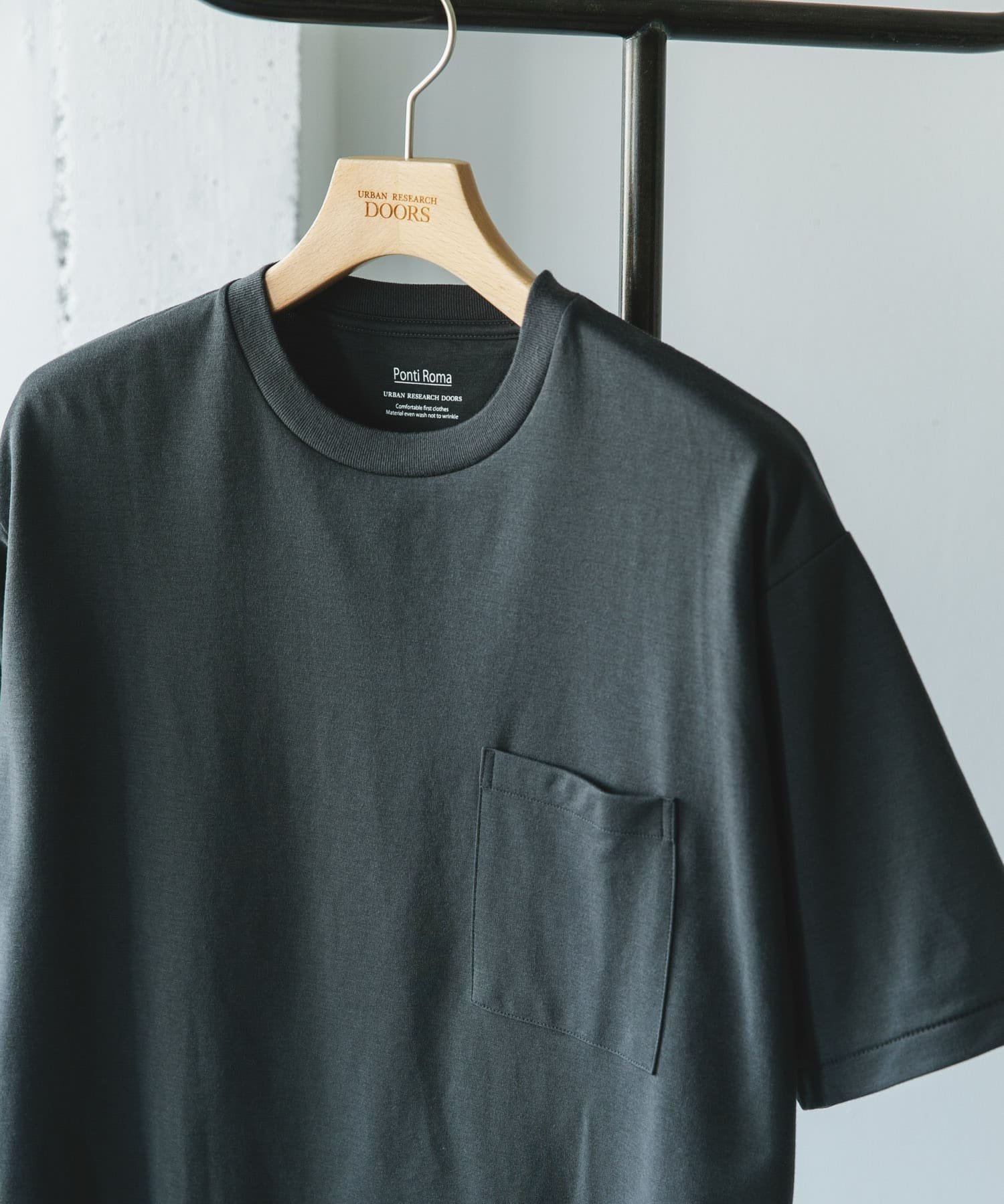 【アーバンリサーチ ドアーズ/URBAN RESEARCH DOORS / MEN】の『Sサイズ/WEB限定』ポンチポケットショートスリーブTシャツ インテリア・キッズ・メンズ・レディースファッション・服の通販 founy(ファニー) 　ファッション　Fashion　メンズファッション　Fashion for Men　2025年　2025　2025春夏・S/S　Spring/Summer 2025 SS25　おすすめ　Recommended / Our Picks　インナー　Innerwear　人気　Popular, Best Seller　夏　Summer　定番　Standard, Basic Item　S/S・春夏　SS, Spring/Summer, Warm Season　INK BLACK|ID: prp329100004569728 ipo3291000000033097326