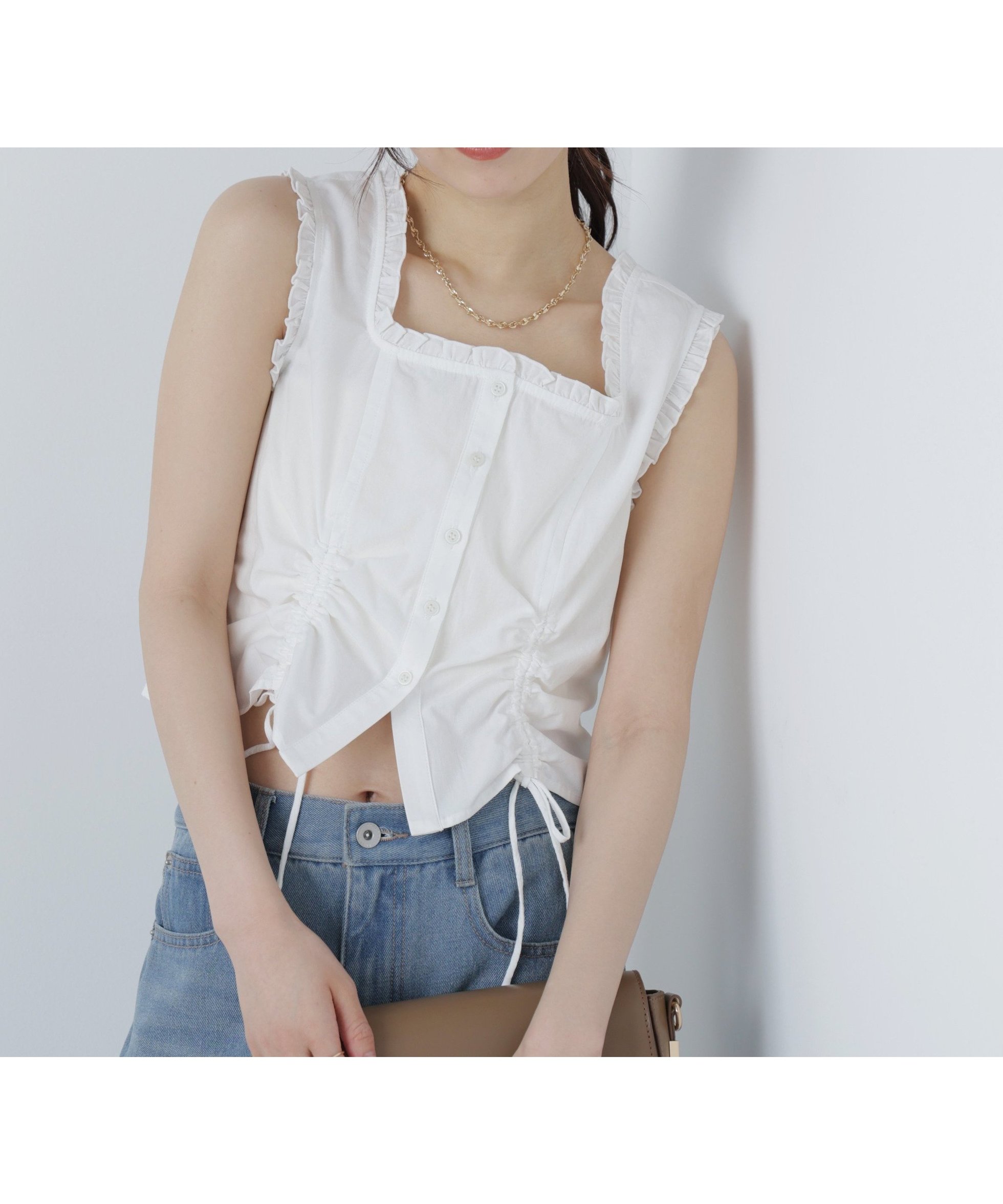 【フリーズマート/FREE'S MART】のドロストノースリーブブラウス 人気、トレンドファッション・服の通販 founy(ファニー) 　ファッション　Fashion　レディースファッション　WOMEN　トップス・カットソー　Tops/Tshirt　キャミソール / ノースリーブ　No Sleeves　シャツ/ブラウス　Shirts/Blouses　ギャザー　Gather　シャーリング　Shirring　スクエア　Square　デコルテ　Decolletage　デニム　Denim　フィット　Fit　フリル　Frills　フロント　Front　リボン　Ribbon　ワイド　Wide　 other-1|ID: prp329100004569739 ipo3291000000032331454