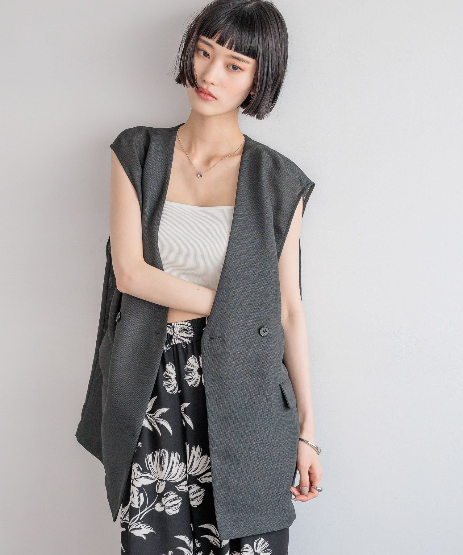 【ローリーズファーム/LOWRYS FARM】のリネンライクメッシュベスト インテリア・キッズ・メンズ・レディースファッション・服の通販 founy(ファニー) 　ファッション　Fashion　レディースファッション　Fashion for Women　アウター　Coat / Outerwear Collection　トップス・カットソー　Cut & Sew Tops　ベスト&ジレ / 重ね着スタイル　Vests & Gilets　リネン　Linen, Linen Fabric　チャコール18|ID: prp329100004569919 ipo3291000000032714729