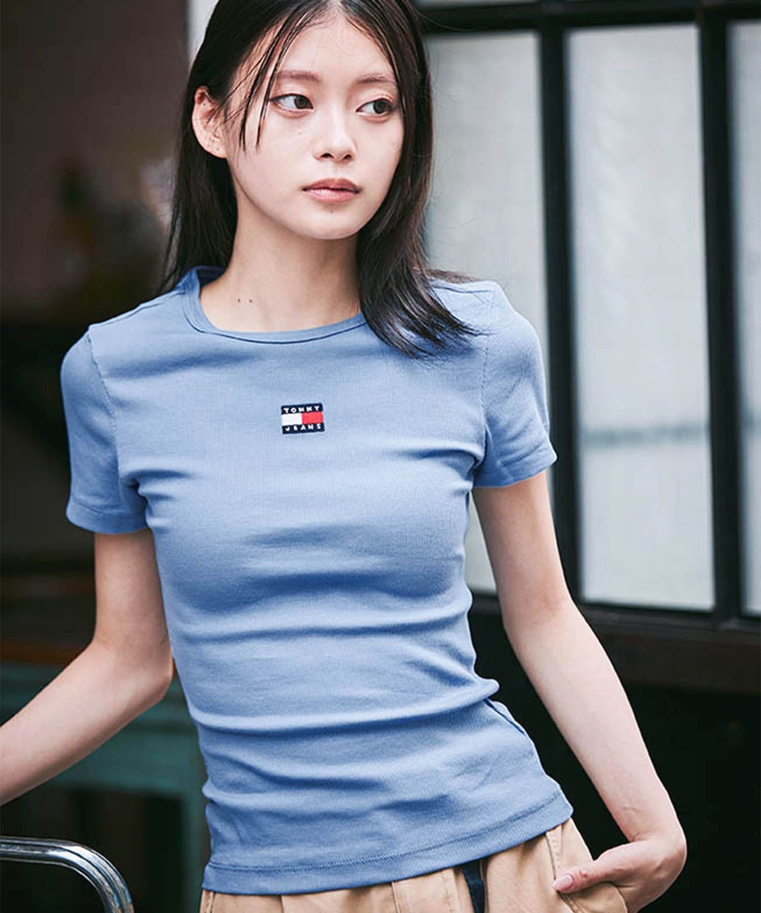 【トミーヒルフィガー/TOMMY HILFIGER】のスリムバッジリブTシャツ インテリア・キッズ・メンズ・レディースファッション・服の通販 founy(ファニー) 　ファッション　Fashion　レディースファッション　Fashion for Women　トップス・カットソー　Cut & Sew Tops　シャツ・ブラウス・オフィスカジュアル　Elegant Blouses & Button-Ups　ロングTシャツ・Tシャツ　Longline T-Shirts & Tees　アメリカン　American Style　インナー　Innerwear　クラシック　Classic, Timeless Style　ゴルフ　Golf　シンプル　Simple, Minimal　スリム　Slim, Slim Fit　デニム　Denim, Jeans Material　フィット　Fit, Slim Fit　フロント　Front, Front Design　モダン　Modern, Contemporary　人気　Popular, Best Seller　ブルーDY6|ID: prp329100004569967 ipo3291000000033543958