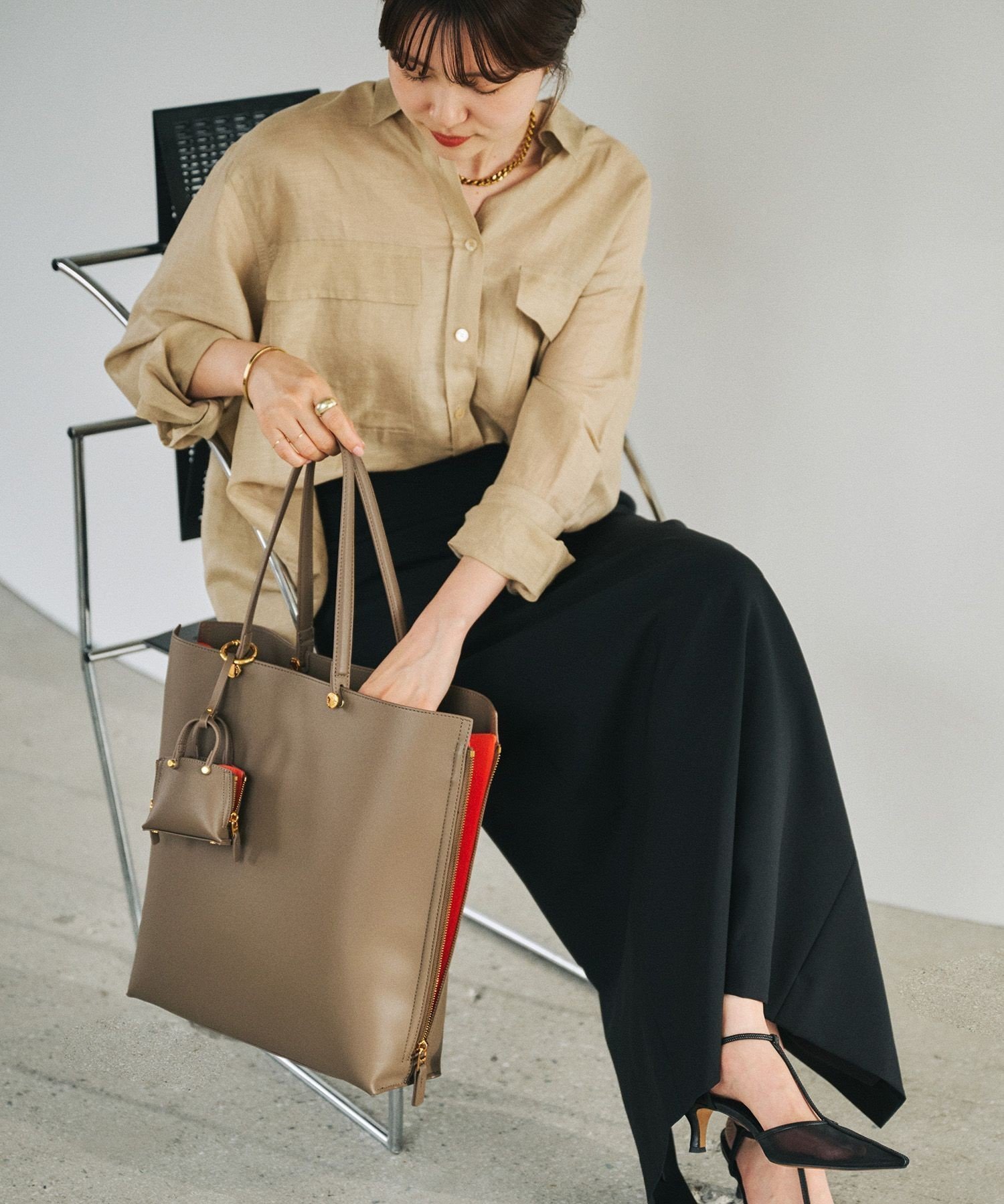 【ロペ/ROPE'】の【E POR】Y BAG Large【通勤】【A4対応】【25AW】 インテリア・キッズ・メンズ・レディースファッション・服の通販 founy(ファニー) 　ファッション　Fashion　レディースファッション　Ladies' Fashion Online　秋　Autumn/Fall　サイドジップ　Side Zip　ショルダー　Shoulder　スタイリッシュ　Stylish　スリム　Slim　スーツ　Suit　ポケット　Pocket　ラップ　Wrap　A/W・秋冬　Aw・Autumn/Winter・Fw・Fall-Winter　おすすめ　Recommend　ビジネス 仕事 通勤　Business　2025年　2025　2025-2026秋冬・A/W　Aw/Autumn/Winter/Fw/Fall/2025-2026　ダークブラウン(20)|ID: prp329100004570611 ipo3291000000032592110