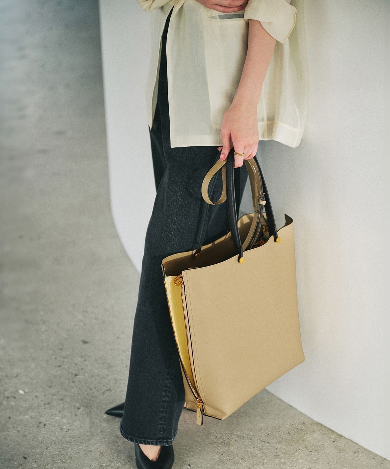 【ロペ/ROPE'】の【E POR】Y BAG Large【通勤】【A4対応】【25AW】 人気、トレンドファッション・服の通販 founy(ファニー) 　ファッション　Fashion　レディースファッション　Fashion for Women　秋　Autumn　サイドジップ　Side Zip, Side Zipper　ショルダー　Shoulder, Shoulder Strap　スタイリッシュ　Stylish, Fashionable　スリム　Slim, Slim Fit　スーツ　Suit, Formalwear　ポケット　Pocket, Pocket Detail　ラップ　Wrap, Wrap Design　A/W・秋冬　Autumn/Winter　おすすめ　Recommended / Our Picks　ビジネス 仕事 通勤　Business / Work / Commuting　2025年　2025　2025-2026秋冬・A/W　Autumn/Winter 2025–26 AW25–26　 other-1|ID: prp329100004570611 ipo3291000000033568786