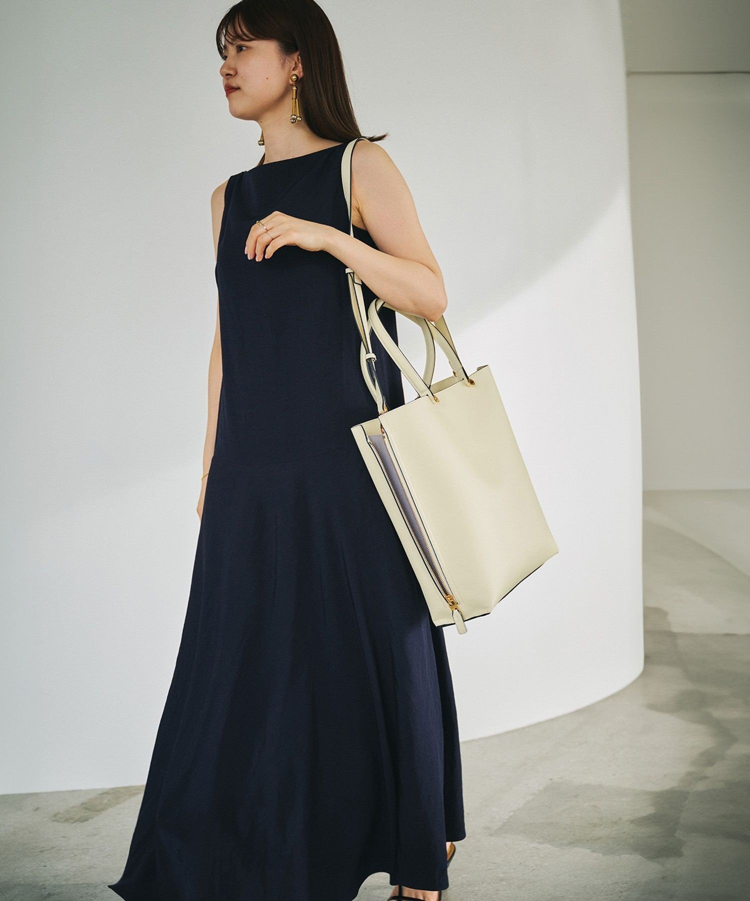 【ロペ/ROPE'】の【E POR】Y BAG Large【通勤】【A4対応】【25AW】 インテリア・キッズ・メンズ・レディースファッション・服の通販 founy(ファニー) 　ファッション　Fashion　レディースファッション　Fashion for Women　秋　Autumn　サイドジップ　Side Zip, Side Zipper　ショルダー　Shoulder, Shoulder Strap　スタイリッシュ　Stylish, Fashionable　スリム　Slim, Slim Fit　スーツ　Suit, Formalwear　ポケット　Pocket, Pocket Detail　ラップ　Wrap, Wrap Design　A/W・秋冬　Autumn/Winter　おすすめ　Recommended / Our Picks　ビジネス 仕事 通勤　Business / Work / Commuting　2025年　2025　2025-2026秋冬・A/W　Autumn/Winter 2025–26 AW25–26　キナリ(16)|ID: prp329100004570611 ipo3291000000033568793