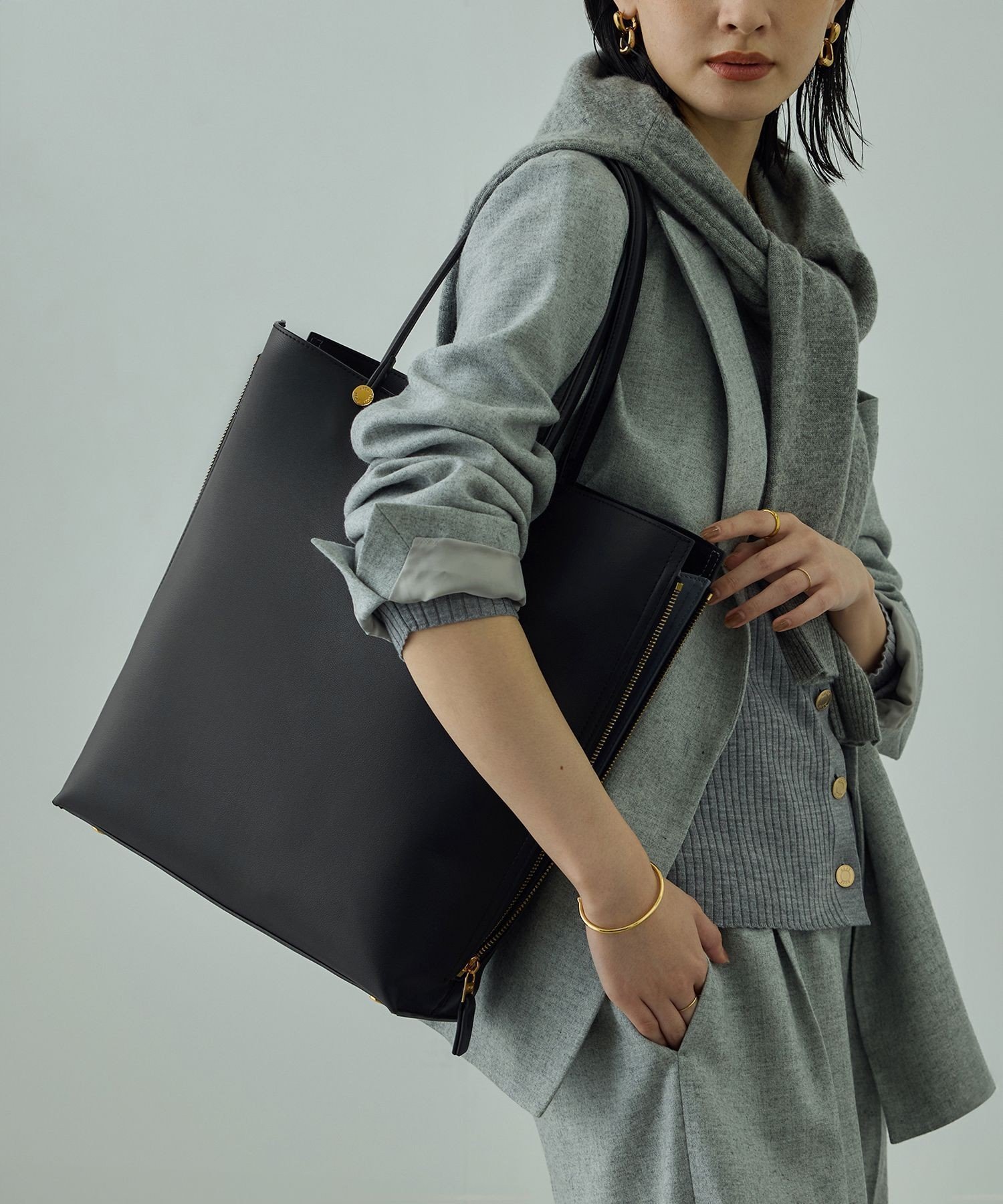 【ロペ/ROPE'】の【E POR】Y BAG Large【通勤】【A4対応】【25AW】 インテリア・キッズ・メンズ・レディースファッション・服の通販 founy(ファニー) 　ファッション　Fashion　レディースファッション　Fashion for Women　エレガント 上品　Elegant　オレンジ　Orange　秋　Autumn　サイドジップ　Side Zip, Side Zipper　ショルダー　Shoulder, Shoulder Strap　スタイリッシュ　Stylish, Fashionable　スリム　Slim, Slim Fit　スーツ　Suit, Formalwear　ポケット　Pocket, Pocket Detail　ラップ　Wrap, Wrap Design　ラベンダー　Lavender　A/W・秋冬　Autumn/Winter　おすすめ　Recommended / Our Picks　ビジネス 仕事 通勤　Business / Work / Commuting　2025年　2025　2025-2026秋冬・A/W　Autumn/Winter 2025–26 AW25–26　ブラック(01)|ID: prp329100004570611 ipo3291000000034275521