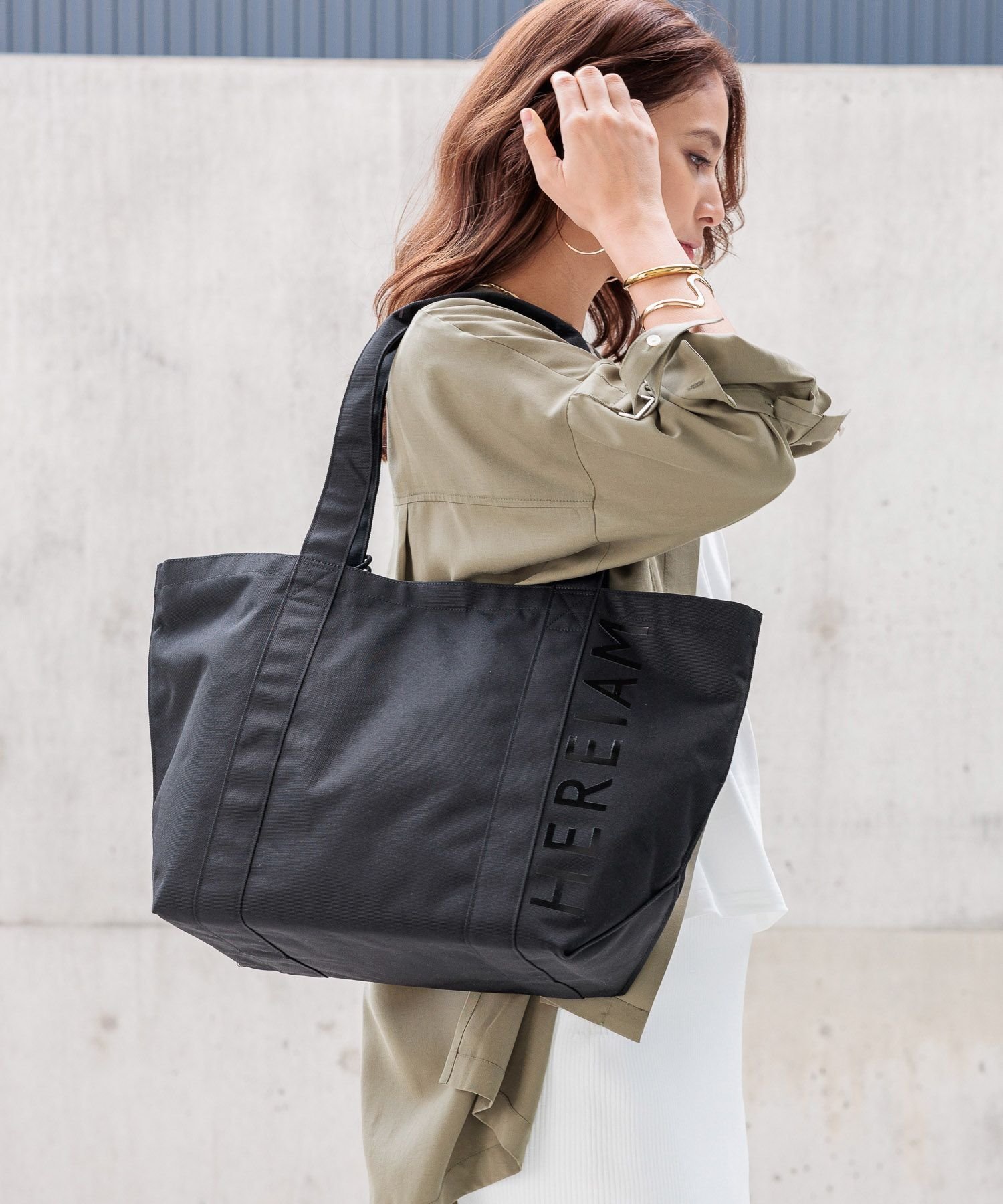 【ベイフロー/BAYFLOW】の【HEREIAM】撥水/WロゴマルチトートBAG インテリア・キッズ・メンズ・レディースファッション・服の通販 founy(ファニー) 　ファッション　Fashion　レディースファッション　WOMEN　バッグ　Bag　おすすめ　Recommend　インナー　Inner　キャンバス　Canvas　スマート　Smart　プリント　Print　ポーチ　Pouch　メッシュ　Mesh　軽量　Lightweight　ブラック19|ID: prp329100004570654 ipo3291000000032339663