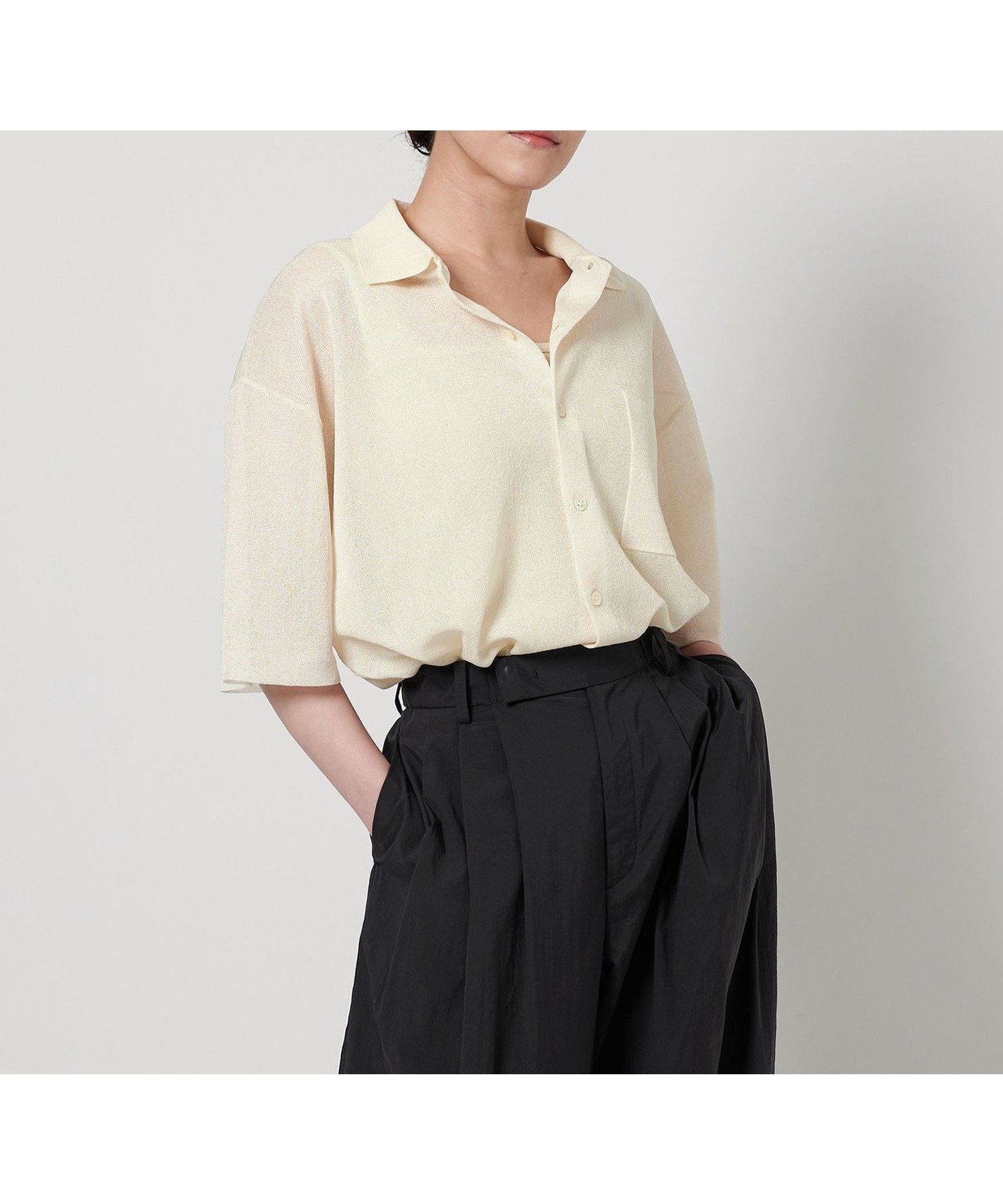 【ビューティ&ユース ユナイテッドアローズ/BEAUTY&YOUTH / UNITED ARROWS】のミラノリブショートスリーブシャツカーディガン -ウォッシャブル- インテリア・キッズ・メンズ・レディースファッション・服の通販 founy(ファニー) 　ファッション　Fashion　レディースファッション　Fashion for Women　トップス・カットソー　Cut & Sew Tops　カーディガン・羽織り　Layered Style Cardigans　シャツ・ブラウス・オフィスカジュアル　Elegant Blouses & Button-Ups　おすすめ　Recommended / Our Picks　ウォッシャブル　Machine Washable　カーディガン　Cardigan, Knitwear　サマー　Summer, Summer Style　シアー　Sheer, See-Through　ショート　Short, Short Length　スリーブ　Sleeve, Long Sleeve / Short Sleeve　ポケット　Pocket, Pocket Detail　ミラノリブ　Milano Rib, Milano Stitch　ワイド　Wide, Wide Fit　エレガント 上品　Elegant　人気　Popular, Best Seller　半袖　Short Sleeve, Half Sleeve　羽織　Haori, Light Jacket　OFF WHITE|ID: prp329100004570660 ipo3291000000032736851