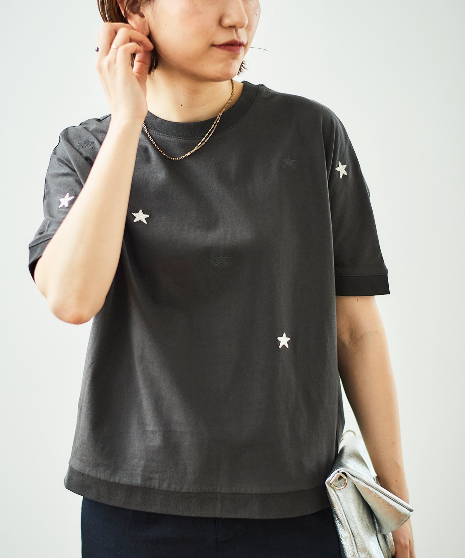 【ルクールブラン/le.coeur blanc】のvaneum スター刺繍Tシャツ インテリア・キッズ・メンズ・レディースファッション・服の通販 founy(ファニー) 　ファッション　Fashion　レディースファッション　WOMEN　トップス・カットソー　Tops/Tshirt　シャツ/ブラウス　Shirts/Blouses　ロング / Tシャツ　T-Shirts　カットソー　Cut And Sew　トレンド　Trend　プリント　Print　人気　Popularity　C/グレー|ID: prp329100004570758 ipo3291000000032383159