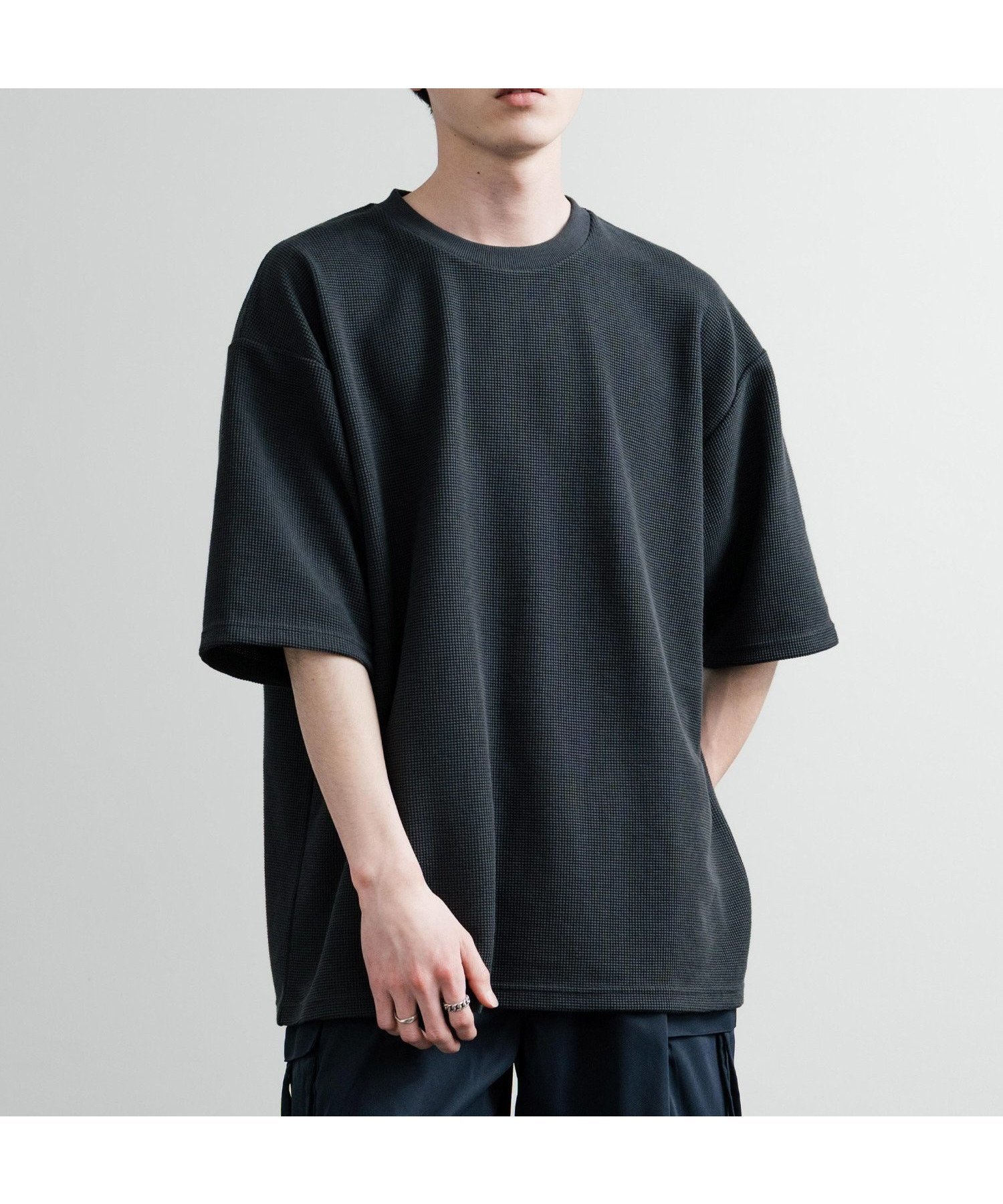 【ロッキーモンロー/Rocky Monroe】のオーバーサイズ テックワッフルサーマル半袖Tシャツ インテリア・キッズ・メンズ・レディースファッション・服の通販 founy(ファニー) 　ファッション　Fashion　レディースファッション　WOMEN　トップス・カットソー　Tops/Tshirt　シャツ/ブラウス　Shirts/Blouses　ロング / Tシャツ　T-Shirts　ハイネック　High Neck　バランス　Balance　ベーシック　Basic　半袖　Short Sleeve　メンズ　Mens　リラックス　Relax　ロング　Long　ワイド　Wide　ワッフル　Waffle　再入荷　Restock/Back In Stock/Re Arrival　おすすめ　Recommend　チャコール|ID: prp329100004570966 ipo3291000000032342460