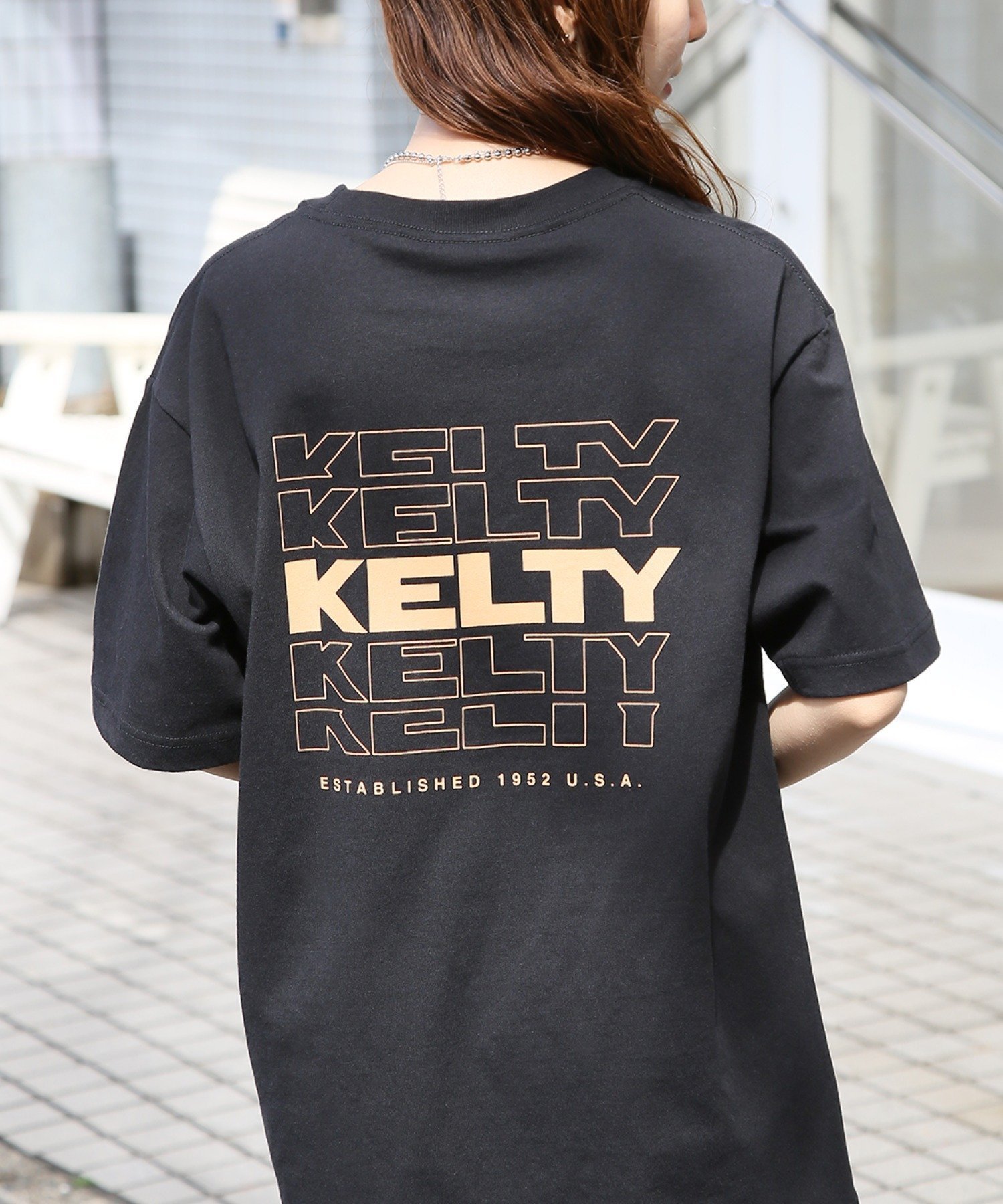 【その他のブランド/Other】のKELTY/バックタイポロゴS/STシャツ KE24113028 インテリア・キッズ・メンズ・レディースファッション・服の通販 founy(ファニー) 　ファッション　Fashion　レディースファッション　WOMEN　トップス・カットソー　Tops/Tshirt　シャツ/ブラウス　Shirts/Blouses　ロング / Tシャツ　T-Shirts　バッグ　Bag　アウトドア　Outdoor　アクセサリー　Accessories　インナー　Inner　カーゴパンツ　Cargo Pants　サングラス　Sunglasses　ショート　Short　シルバー　Silver　シンプル　Simple　ジャケット　Jacket　スキニー　Skinny　スラックス　Slacks　チェーン　Chain　デニム　Denim　トレンド　Trend　ネックレス　Necklace　フレーム　Flame　プリント　Print　ベーシック　Basic　ボトム　Bottom　ワンポイント　One Point　再入荷　Restock/Back In Stock/Re Arrival　おすすめ　Recommend　BLK|ID: prp329100004570986 ipo3291000000032342629