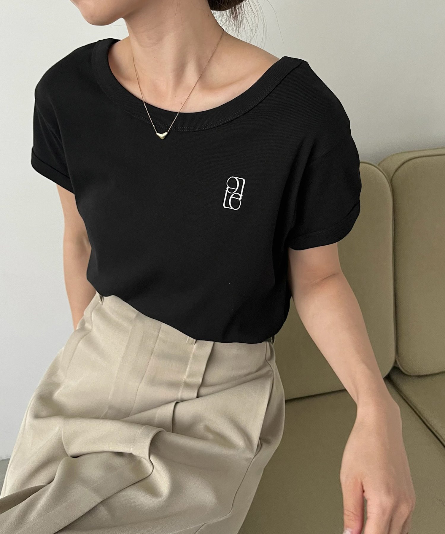 【カプリシューレマージュ/CAPRICIEUX LEMAGE】の【デイリー使いに◎】ラウンドスリーブTシャツ インテリア・キッズ・メンズ・レディースファッション・服の通販 founy(ファニー) 　ファッション　Fashion　レディースファッション　Fashion for Women　トップス・カットソー　Cut & Sew Tops　シャツ・ブラウス・オフィスカジュアル　Elegant Blouses & Button-Ups　ロングTシャツ・Tシャツ　Longline T-Shirts & Tees　おすすめ　Recommended / Our Picks　イエロー　Yellow　インナー　Innerwear　カットソー　Cut and Sewn Top　キャミ　Camisole, Cami Top　サロペット　Overalls, Salopette　シンプル　Simple, Minimal　スリーブ　Sleeve, Long Sleeve / Short Sleeve　センター　Center, Center Line　ラウンド　Round, Round Neck　ワイド　Wide, Wide Fit　ブラック|ID: prp329100004571005 ipo3291000000033435099