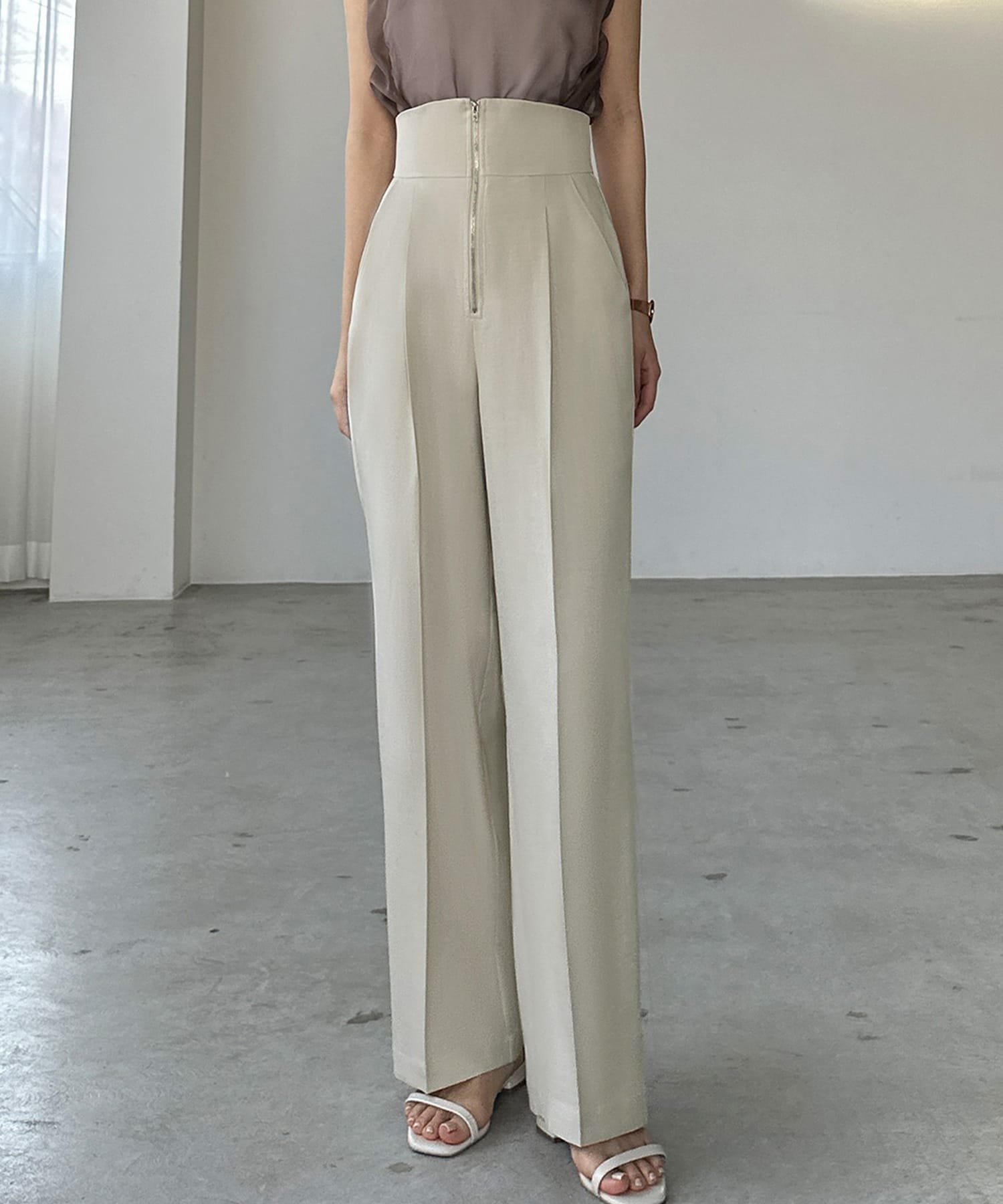 【ジュノア/JUNOAH】のLouere フロントジップパンツ インテリア・キッズ・メンズ・レディースファッション・服の通販 founy(ファニー) 　ファッション　Fashion　レディースファッション　Fashion for Women　パンツ　Pants & Trousers　アイボリー|ID: prp329100004571102 ipo3291000000033202372