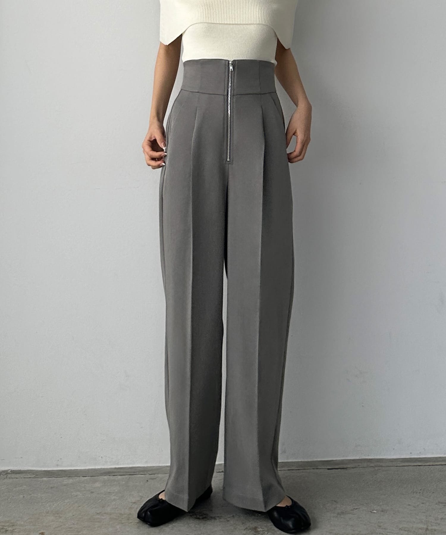【ジュノア/JUNOAH】のLouere フロントジップパンツ インテリア・キッズ・メンズ・レディースファッション・服の通販 founy(ファニー) 　ファッション　Fashion　レディースファッション　Fashion for Women　パンツ　Pants & Trousers　ライトグレー|ID: prp329100004571102 ipo3291000000033202374