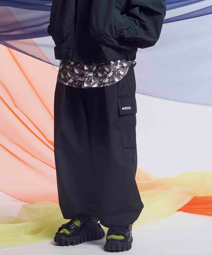 【メゾンスペシャル/MAISON SPECIAL】の【Foxfire for MAISON SPECIAL】「GORE-TEX」Prime-Wide Cargo Pants インテリア・キッズ・メンズ・レディースファッション・服の通販 founy(ファニー) https://founy.com/ ファッション Fashion レディースファッション Fashion for Women パンツ Pants & Trousers アウトドア Outdoor Clothing カーゴパンツ Cargo Pants, Utility Pants コレクション Collection, Seasonal Line スペシャル Special, Limited Edition ドローコード Drawcord, Drawstring Cord パターン Pattern, Design Print ファブリック Fabric, Textile ブルゾン Blouson, Bomber Jacket ワイド Wide, Wide Fit |ID: prp329100004571140 ipo3291000000033840008