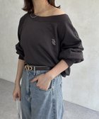 【ゼヴォン/Thevon】のボートネック刺繍ロゴプルオーバー 人気、トレンドファッション・服の通販 founy(ファニー) ファッション Fashion レディースファッション WOMEN トップス・カットソー Tops/Tshirt プルオーバー Pullover 2024年 2024 2024-2025秋冬・A/W Aw/Autumn/Winter/Fw/Fall/2024-2025 スウェット Sweat スラックス Slacks デニム Denim ワンショル One Shoulder ワンポイント One Point 秋 Autumn/Fall thumbnail チャコールグレー|ID: prp329100004571163 ipo3291000000032344456