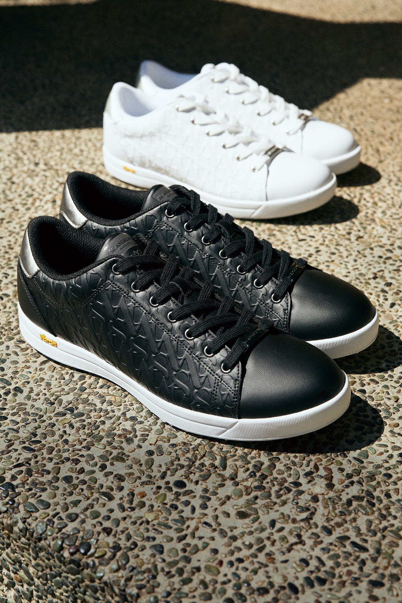 【その他のブランド/Other】のVibramエンボススパイクレスシューズ (MENS) インテリア・キッズ・メンズ・レディースファッション・服の通販 founy(ファニー) 　ファッション　Fashion　メンズファッション　Fashion for Men　シューズ・靴　Shoes　ゴルフ　Golf　フィット　Fit, Slim Fit　ラウンド　Round, Round Neck　ブラック|ID: prp329100004571290 ipo3291000000032712219