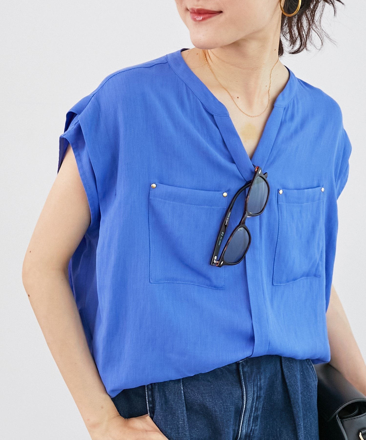 【ルクールブラン/le.coeur blanc】のリネンライクフロントポケットシャツ インテリア・キッズ・メンズ・レディースファッション・服の通販 founy(ファニー) 　ファッション　Fashion　レディースファッション　Fashion for Women　トップス・カットソー　Cut & Sew Tops　シャツ・ブラウス・オフィスカジュアル　Elegant Blouses & Button-Ups　おすすめ　Recommended / Our Picks　コンパクト　Compact, Small Size　セットアップ　Set-Up, Coordinated Outfit　トレンド　Trend, Trending Now　バランス　Balance, Style Balance　ポケット　Pocket, Pocket Detail　ミックス　Mix, Mixed Style　人気　Popular, Best Seller　今季　This Season, Current Season　ブルー|ID: prp329100004571333 ipo3291000000032744923