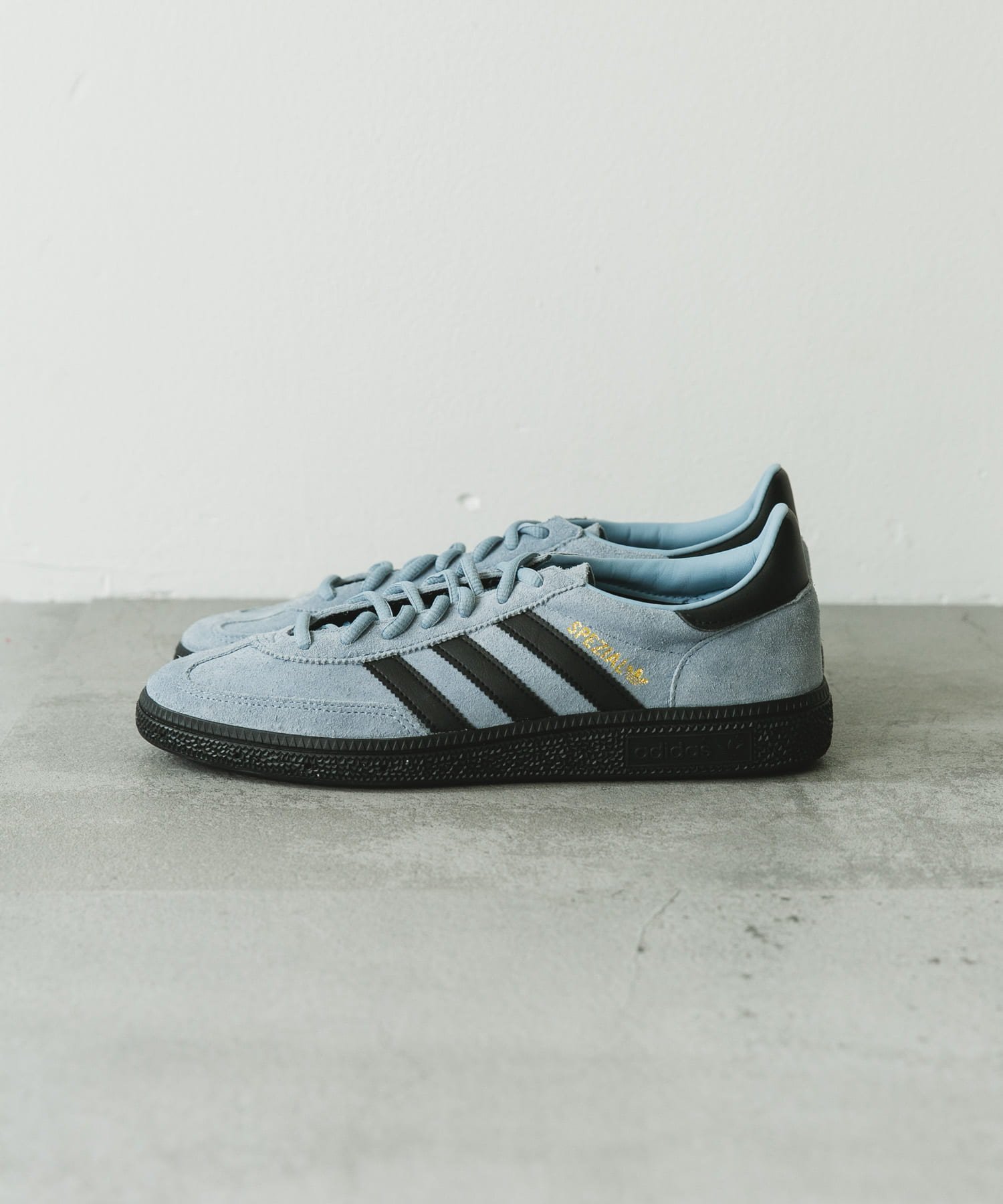 【アーバンリサーチ ドアーズ/URBAN RESEARCH DOORS / MEN】のadidas HANDBALL SPEZIAL インテリア・キッズ・メンズ・レディースファッション・服の通販 founy(ファニー) 　ファッション　Fashion　メンズファッション　Fashion for Men　2025年　2025　2025-2026秋冬・A/W　Autumn/Winter 2025–26 AW25–26　冬　Winter / This Winter　クラシック　Classic, Timeless Style　シューズ　Shoes, Footwear　ジャケット　Jacket, Outerwear　ジーンズ　Jeans, Denim Pants　スタイリッシュ　Stylish, Fashionable　スニーカー　Sneakers, Trainers　スポーツ　Sports, Activewear　スポーティ　Sporty, Casual Athletic　ヴィンテージ　Vintage Style　人気　Popular, Best Seller　A/W・秋冬　Autumn/Winter　軽量　Lightweight, Ultra Light　ブルー/ブラック|ID: prp329100004571342 ipo3291000000033543894