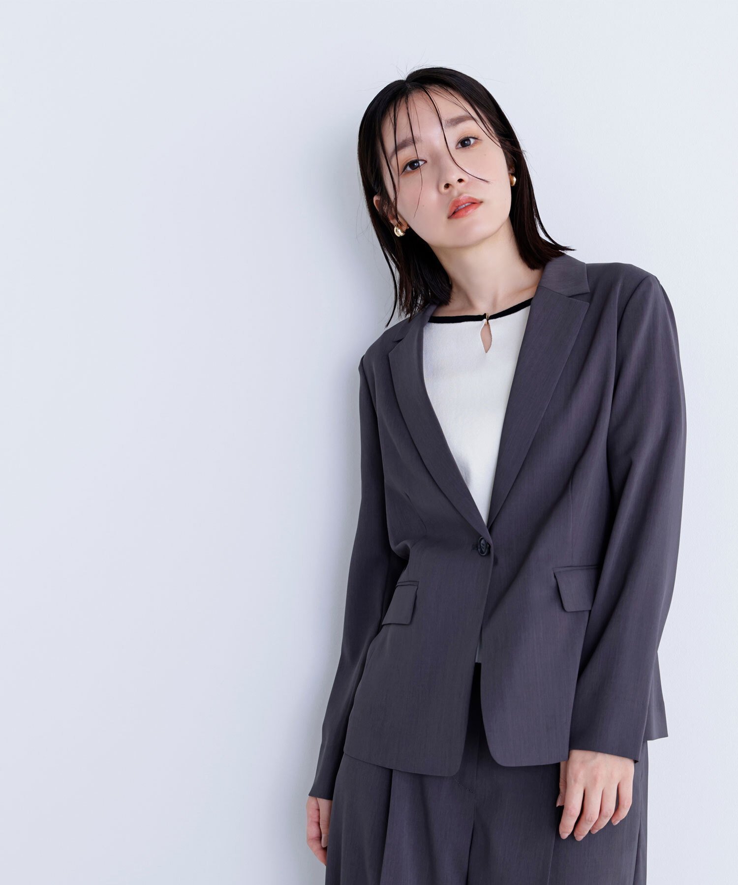 【ナチュラル ビューティー ベーシック/NATURAL BEAUTY BASIC】のサマードライタッチ SETUP シングルテーラードジャケット インテリア・キッズ・メンズ・レディースファッション・服の通販 founy(ファニー) 　ファッション　Fashion　レディースファッション　WOMEN　アウター　Coat Outerwear　ジャケット　Jackets　テーラードジャケット　Tailored Jackets　おすすめ　Recommend　ジャケット　Jacket　ストレッチ　Stretch　スーツ　Suit　メランジ　Melange　ワイド　Wide　定番　Standard　洗える　Washable　チャコール1|ID: prp329100004571428 ipo3291000000032346463